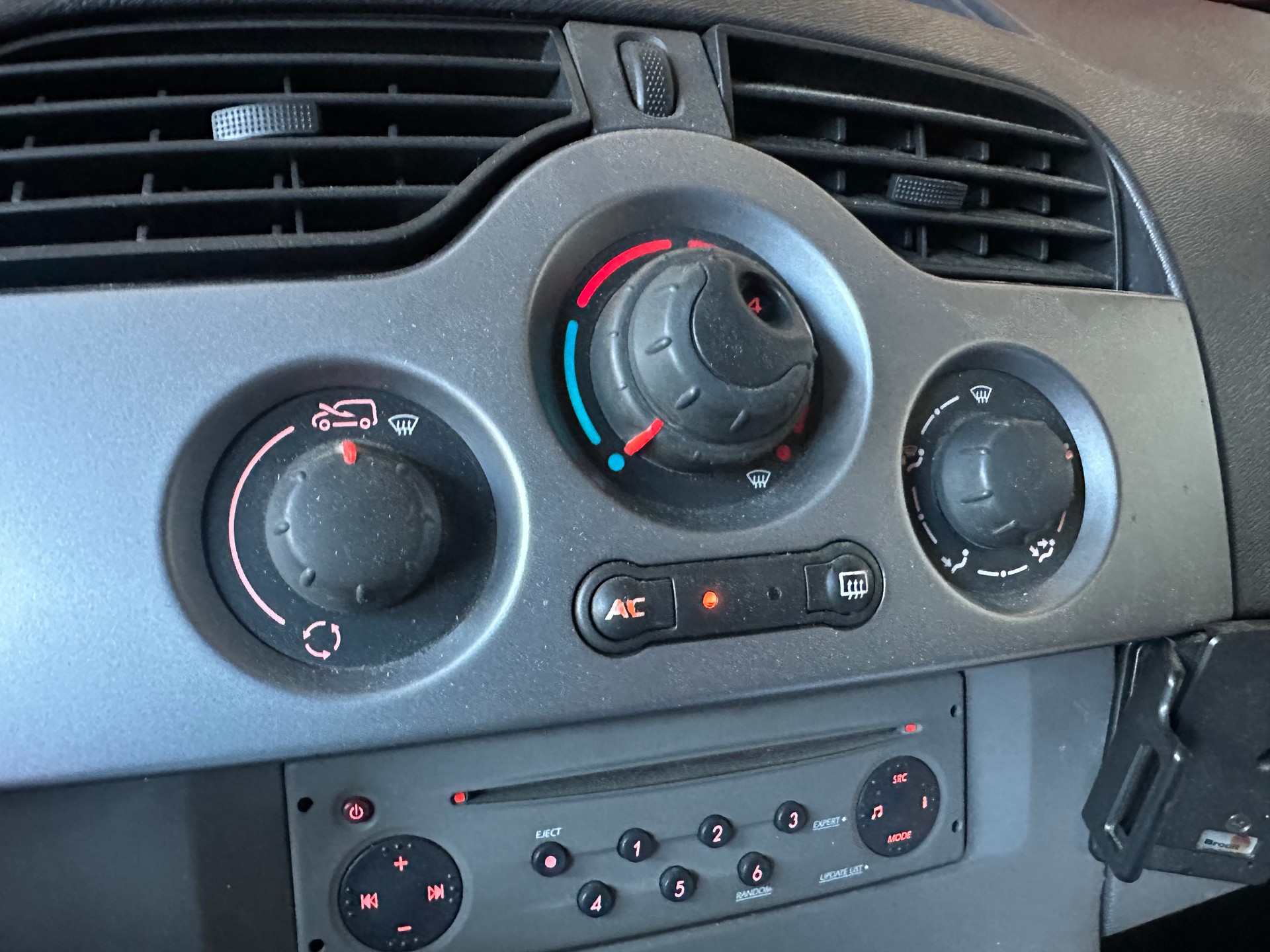 RENAULT Kangoo 1.6 16V Expression-image-10