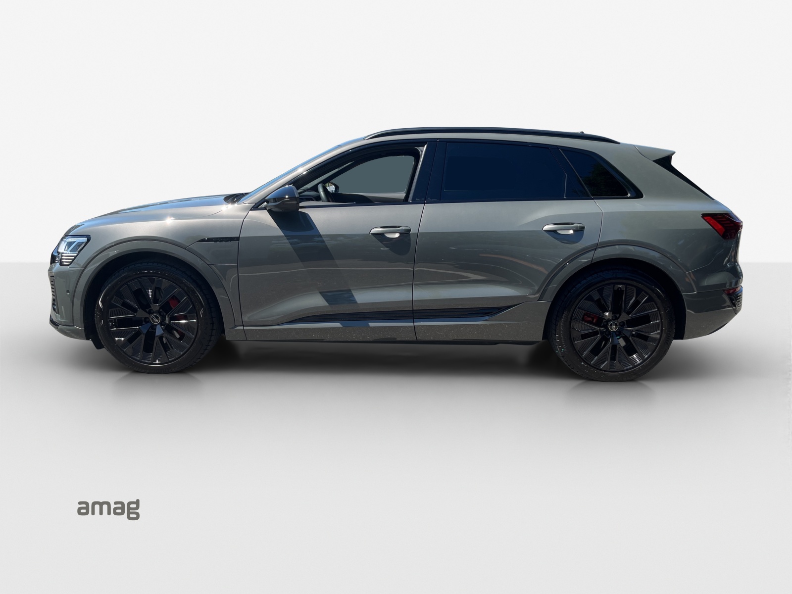 AUDI Q8 55 e-tron Black Edition quattro-showroom-element-1