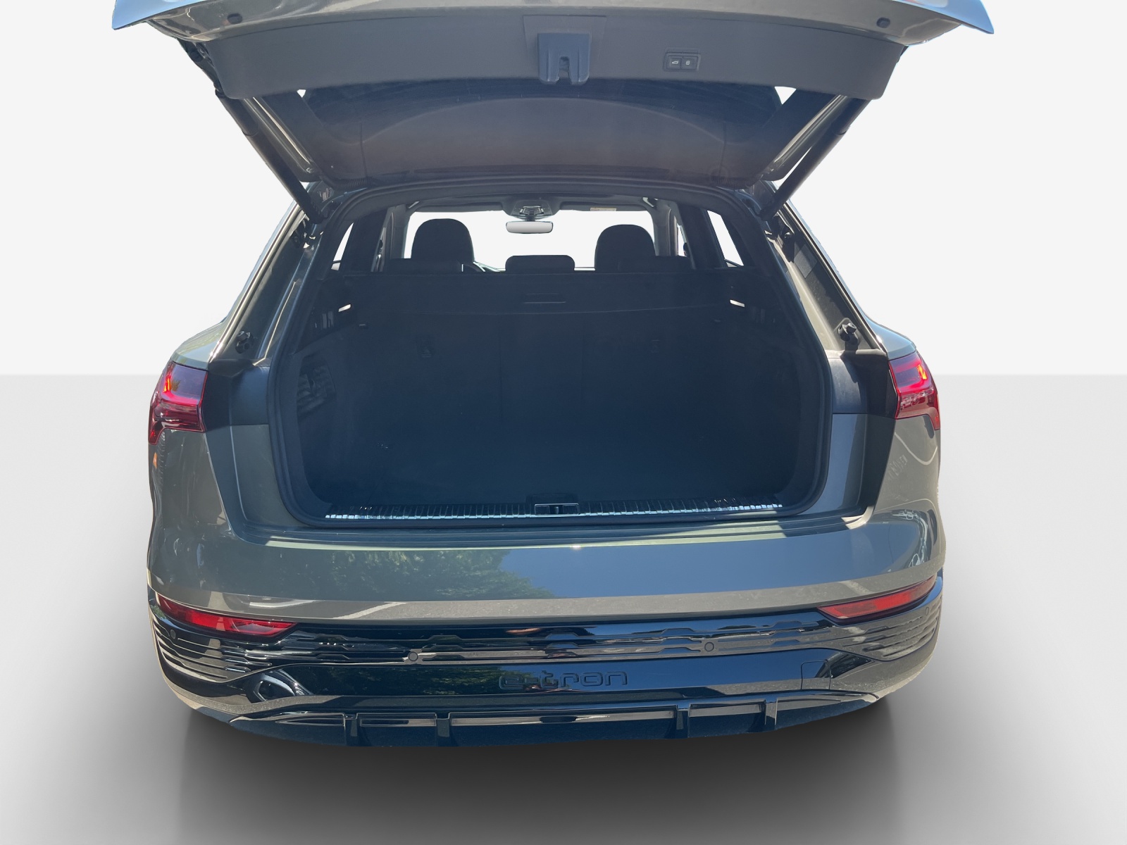 AUDI Q8 55 e-tron Black Edition quattro-image-11