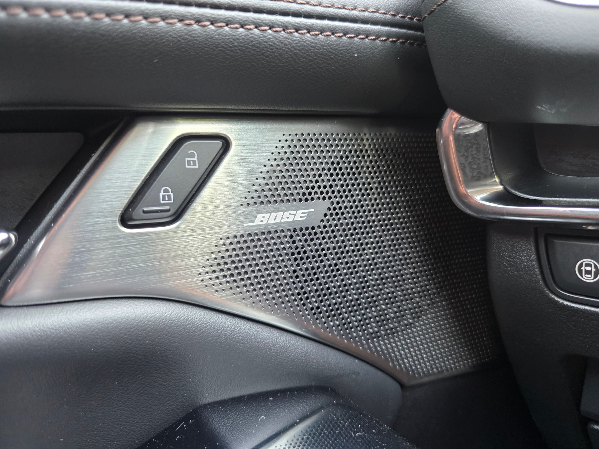 MAZDA 3 Sedan SKYACTIV-X M Hybrid 180 Revolution Automat-image-26