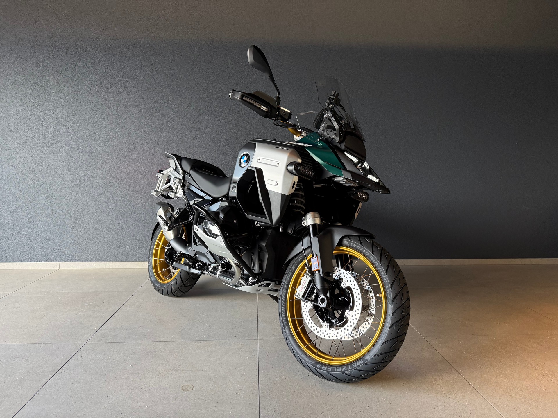 BMW R 1300 GS Adventure-image-3