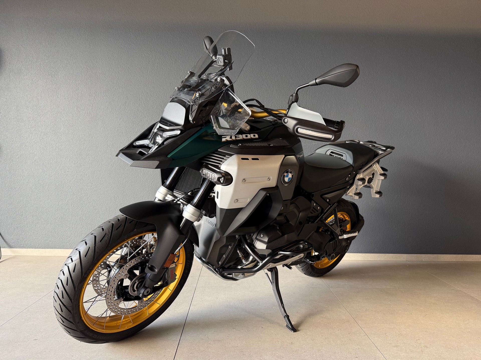 BMW R 1300 GS Adventure-image-1