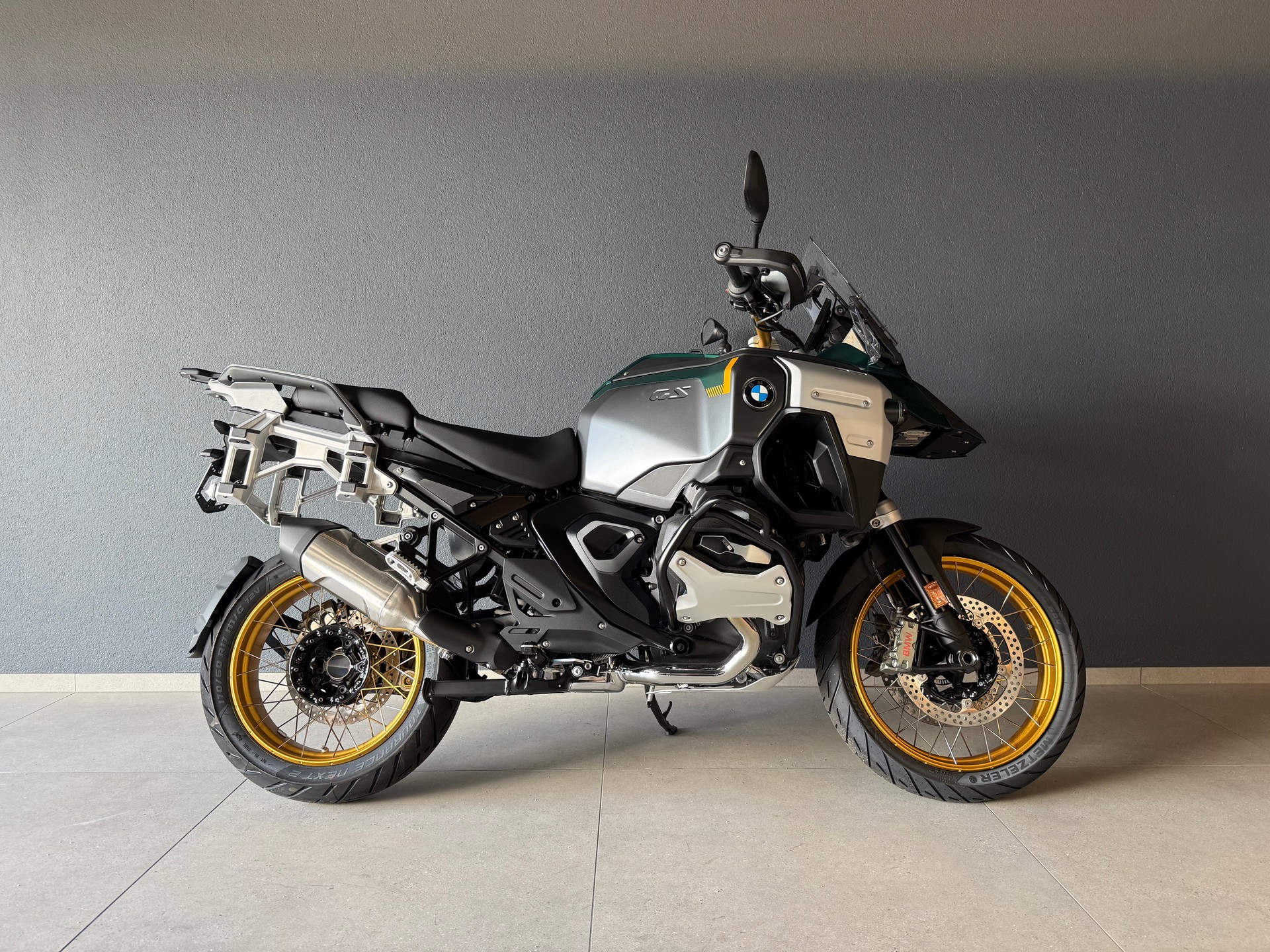 BMW R 1300 GS Adventure-image-4