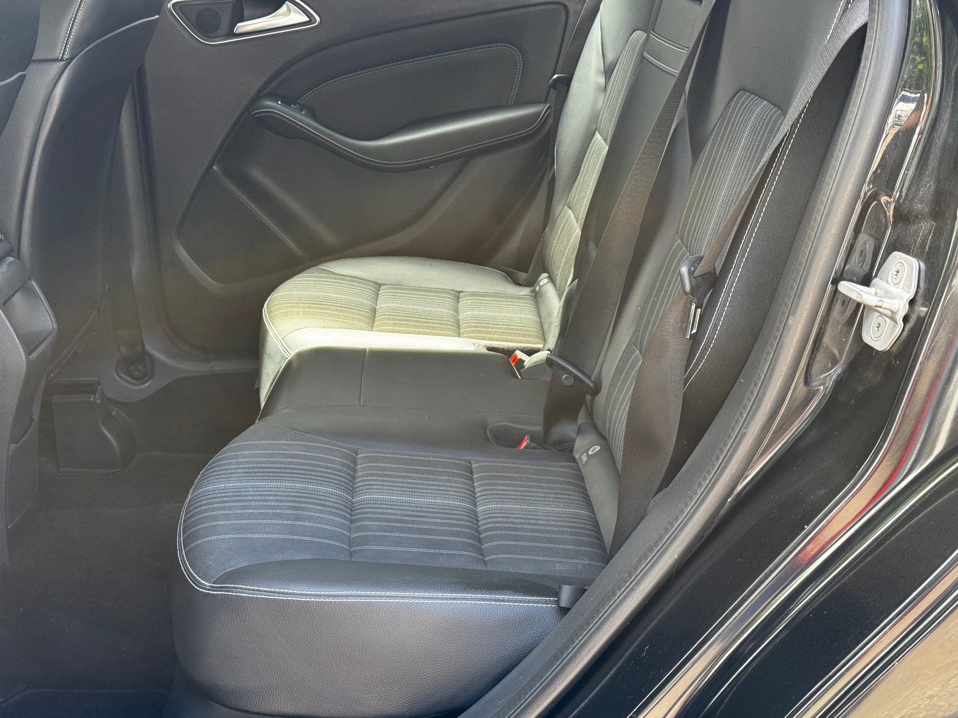 MERCEDES-BENZ B 180 CDI 7G-DCT-image-11