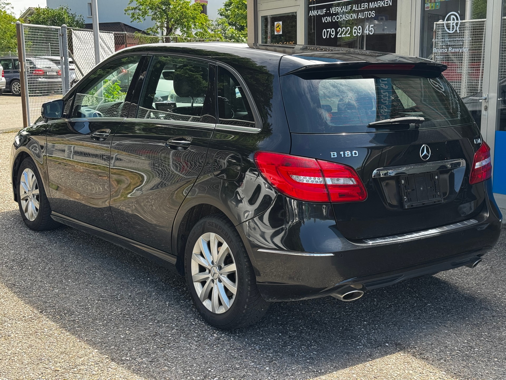 MERCEDES-BENZ B 180 CDI 7G-DCT-image-6