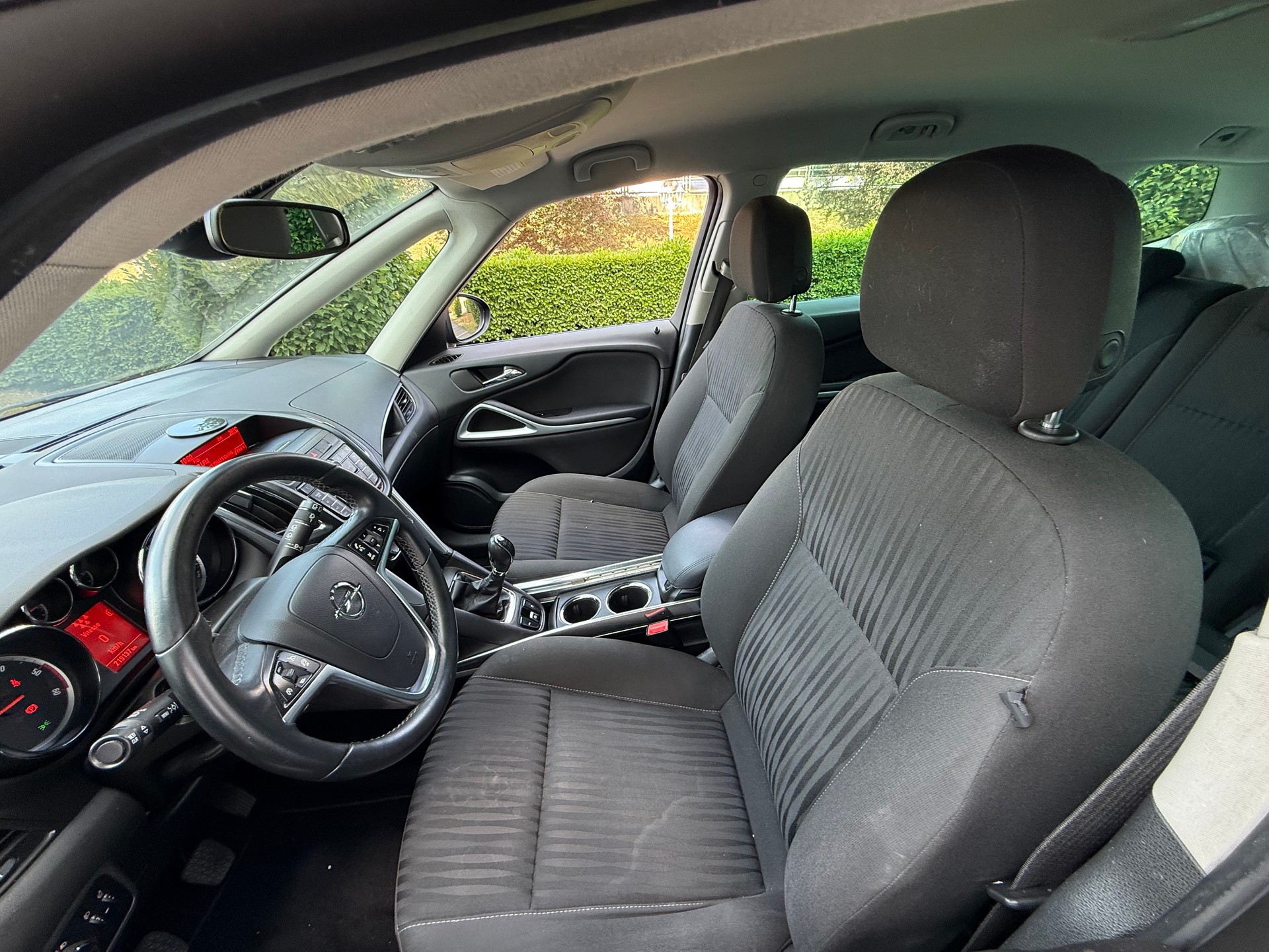 OPEL Zafira Tourer 2.0 CDTi Enjoy-image-13