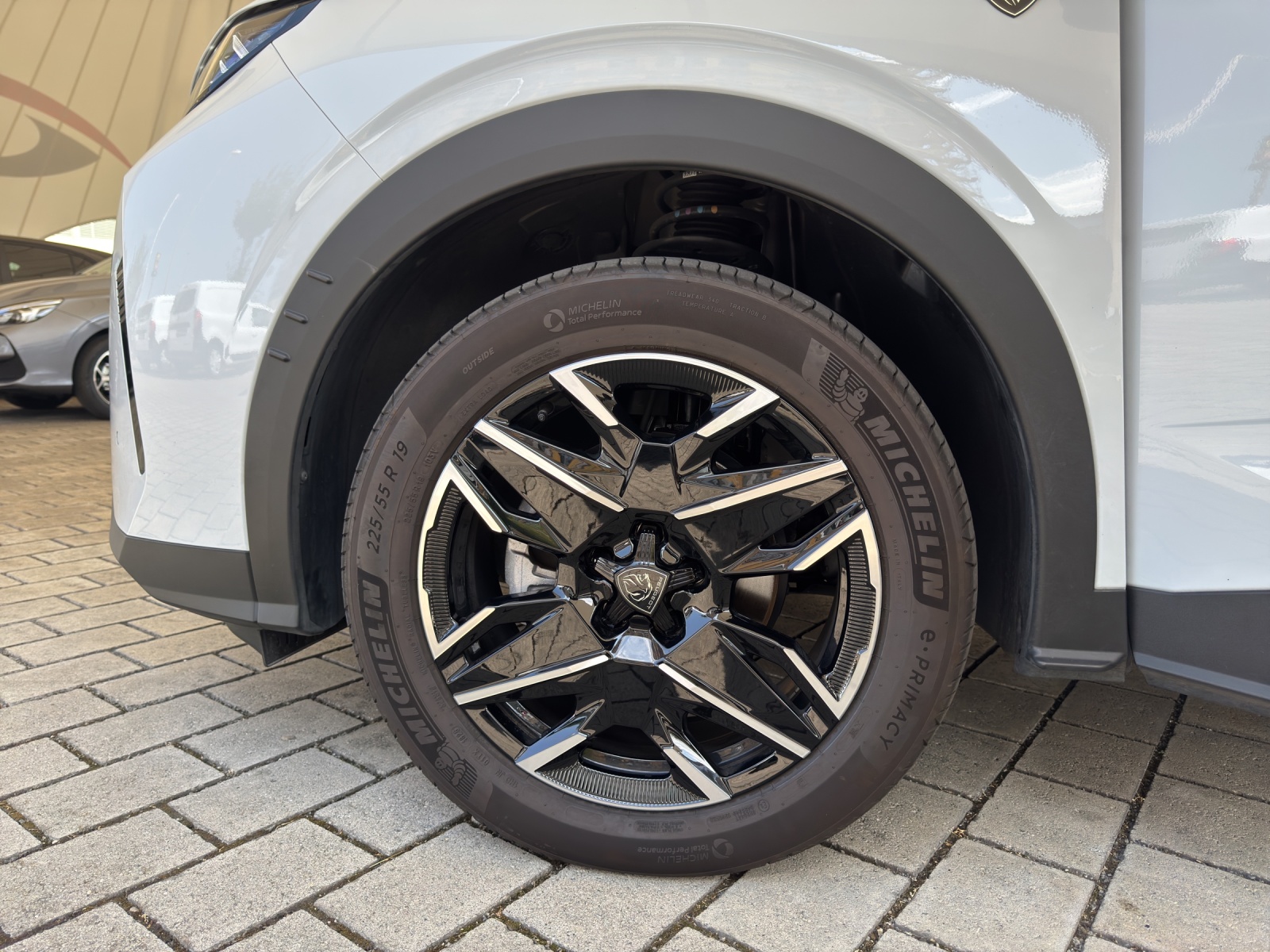 PEUGEOT 3008 1.2 Hybrid 145PS GT *Automat*-image-20