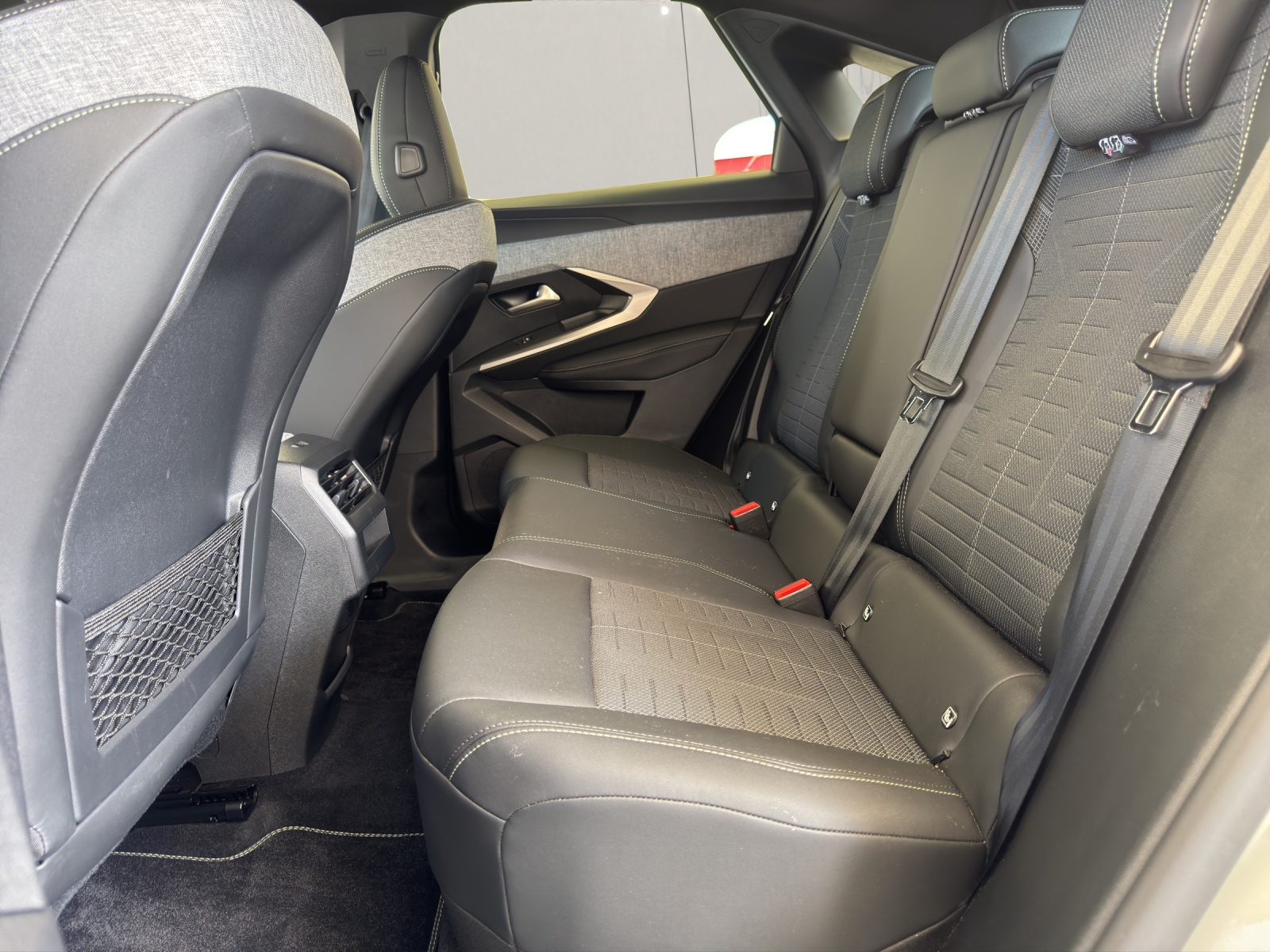 PEUGEOT 3008 1.2 Hybrid 145PS GT *Automat*-image-18