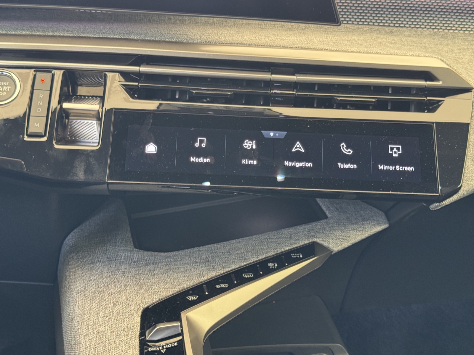 PEUGEOT 3008 1.2 Hybrid 145PS GT *Automat*-image-10