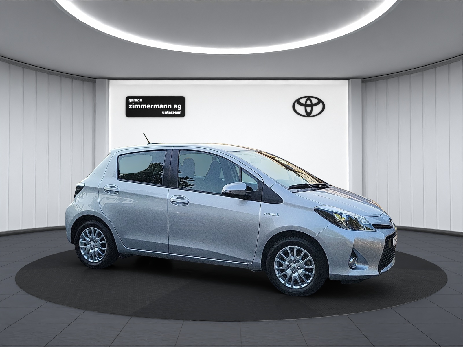 TOYOTA Yaris 1.5 VVT-i HSD Sol-showroom-element-3