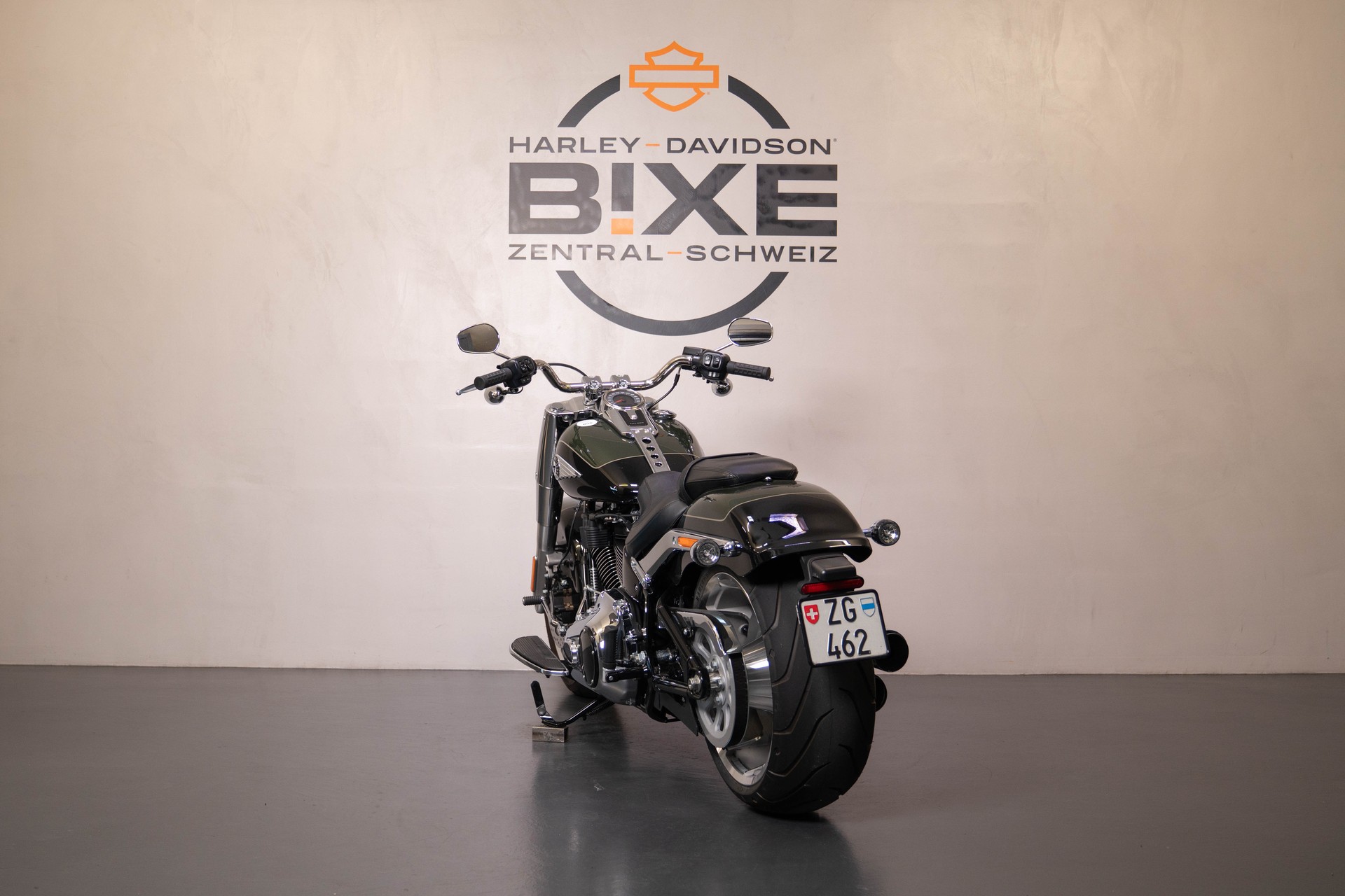 HARLEY-DAVIDSON FLFB Fat Boy 117ci-showroom-element-3