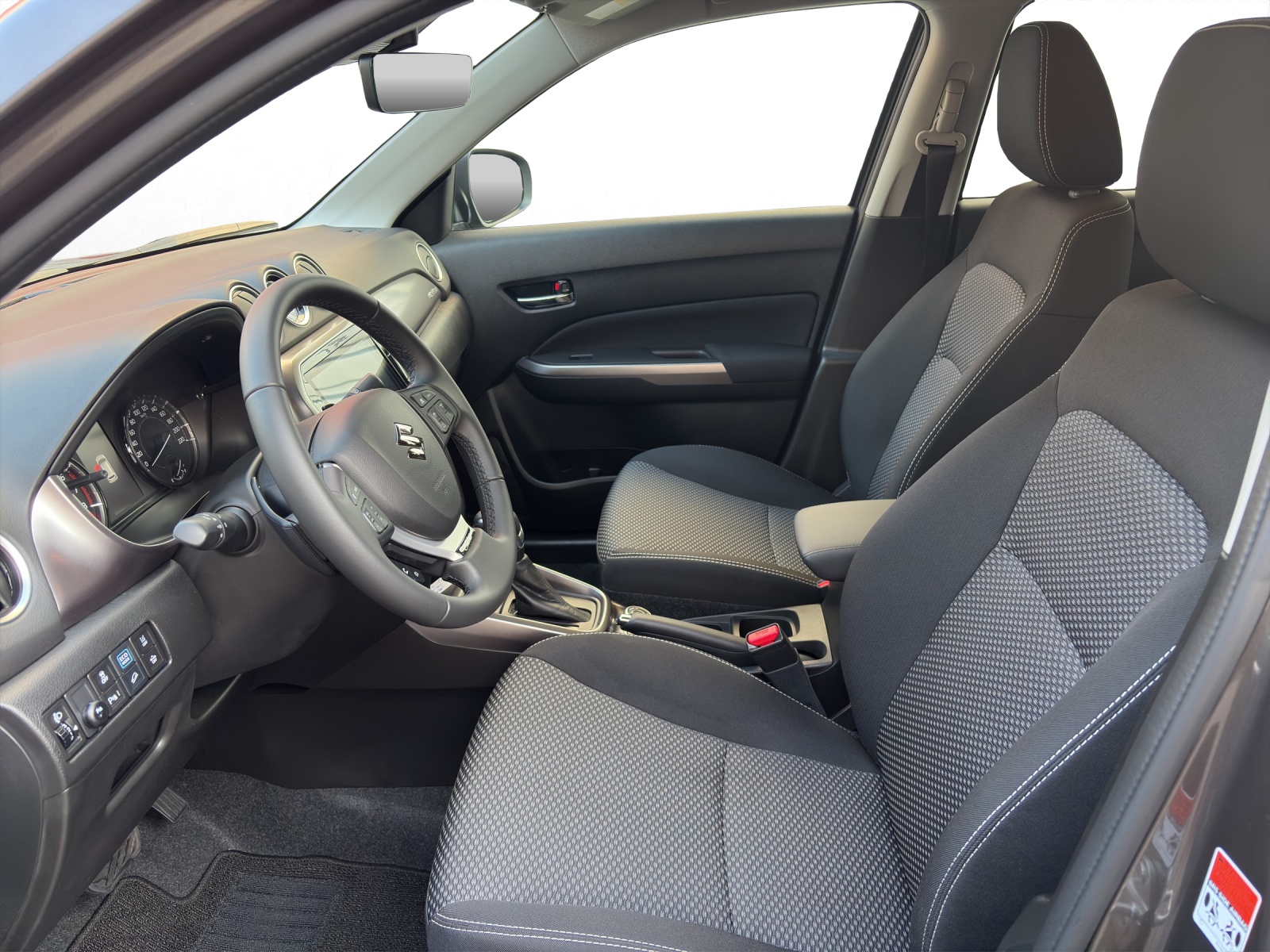 SUZUKI Vitara 1.5 Piz Sulai Hybrid 4x4-image-9