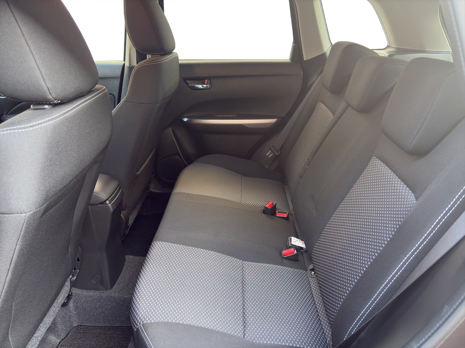 SUZUKI Vitara 1.5 Piz Sulai Hybrid 4x4-image-13