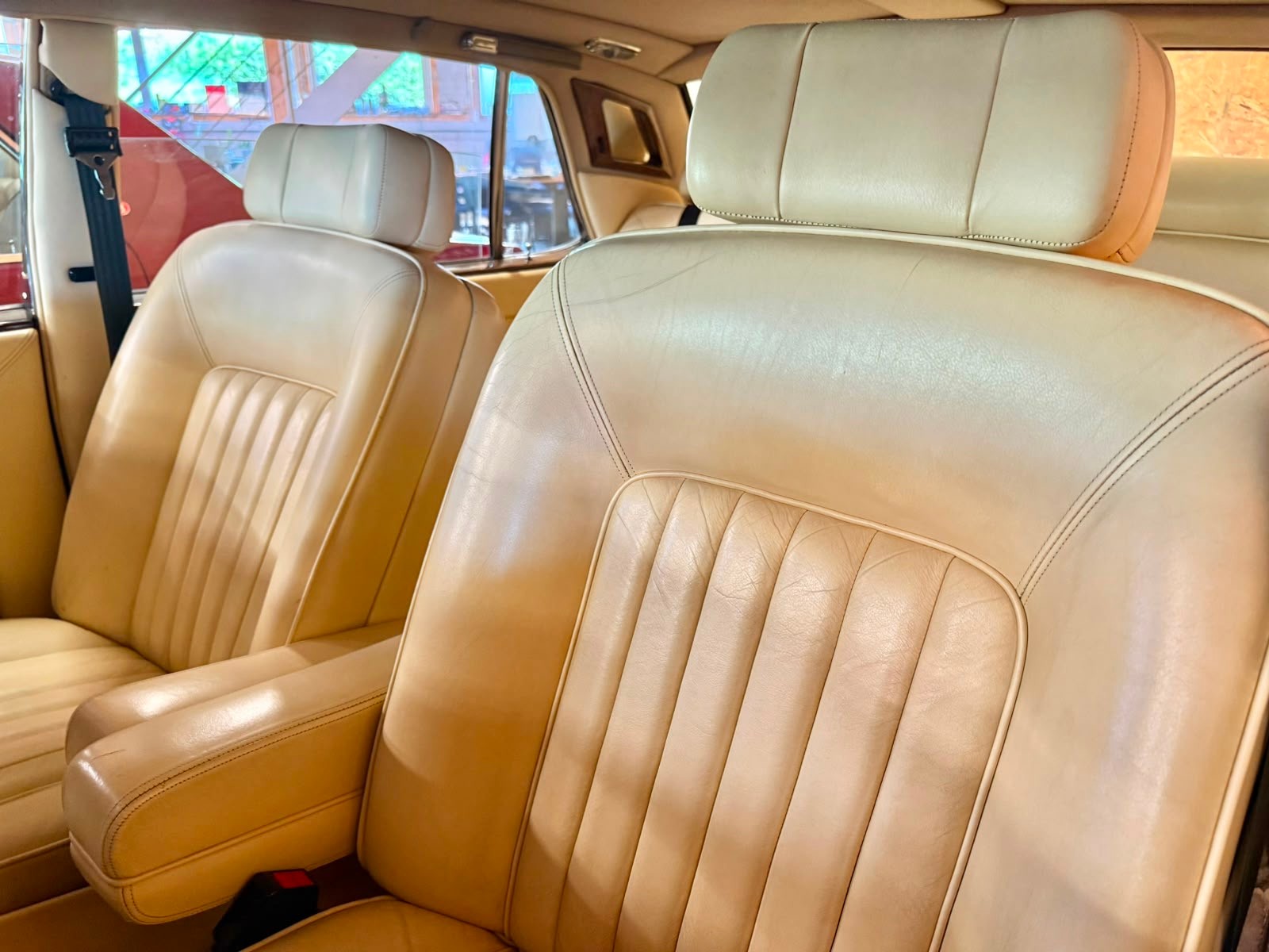 ROLLS-ROYCE Silver Spur-image-1