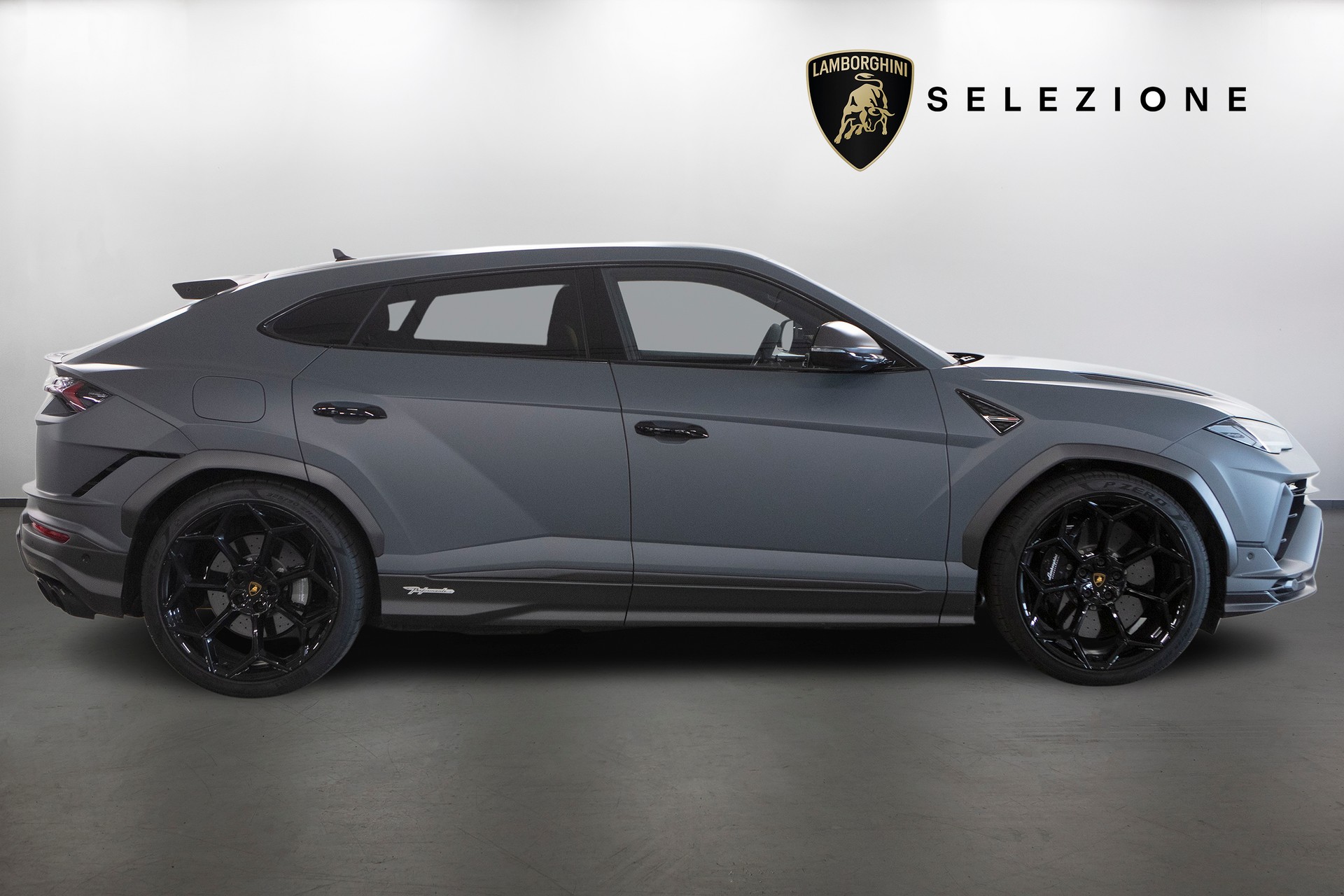 LAMBORGHINI Urus Performante-showroom-element-1