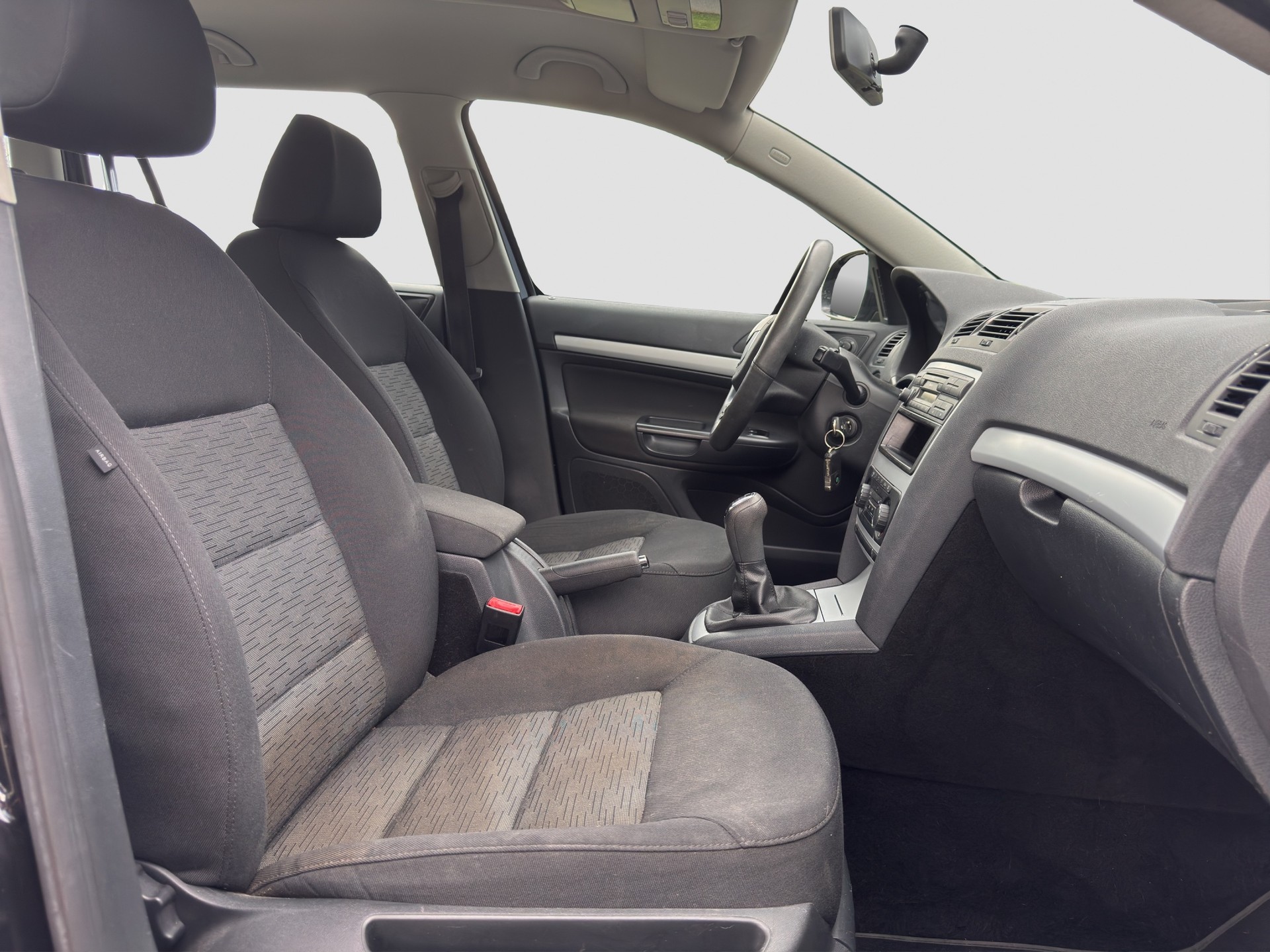 SKODA Octavia Combi 1.8 TSI Adventure 4x4-image-14