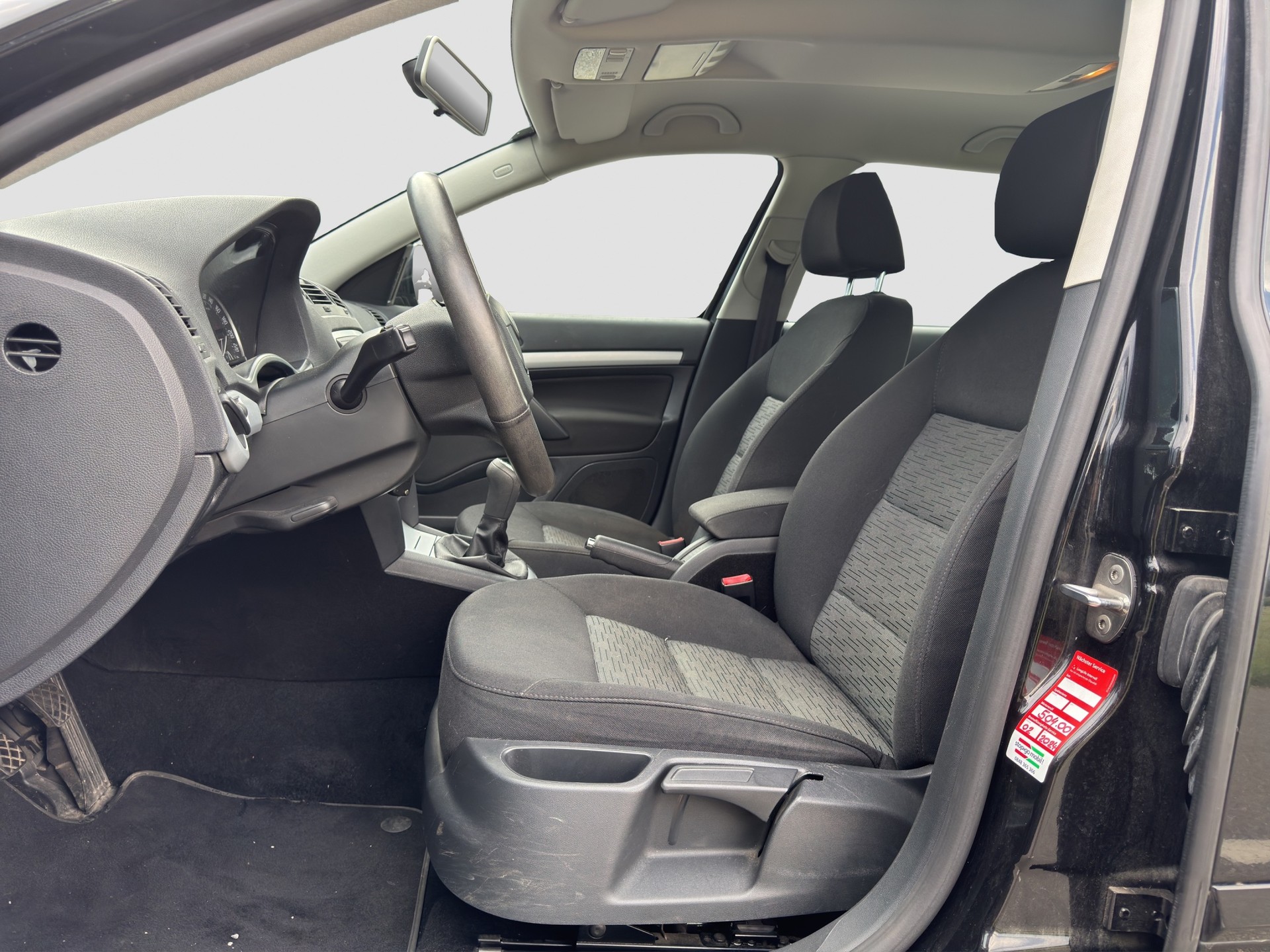 SKODA Octavia Combi 1.8 TSI Adventure 4x4-image-9