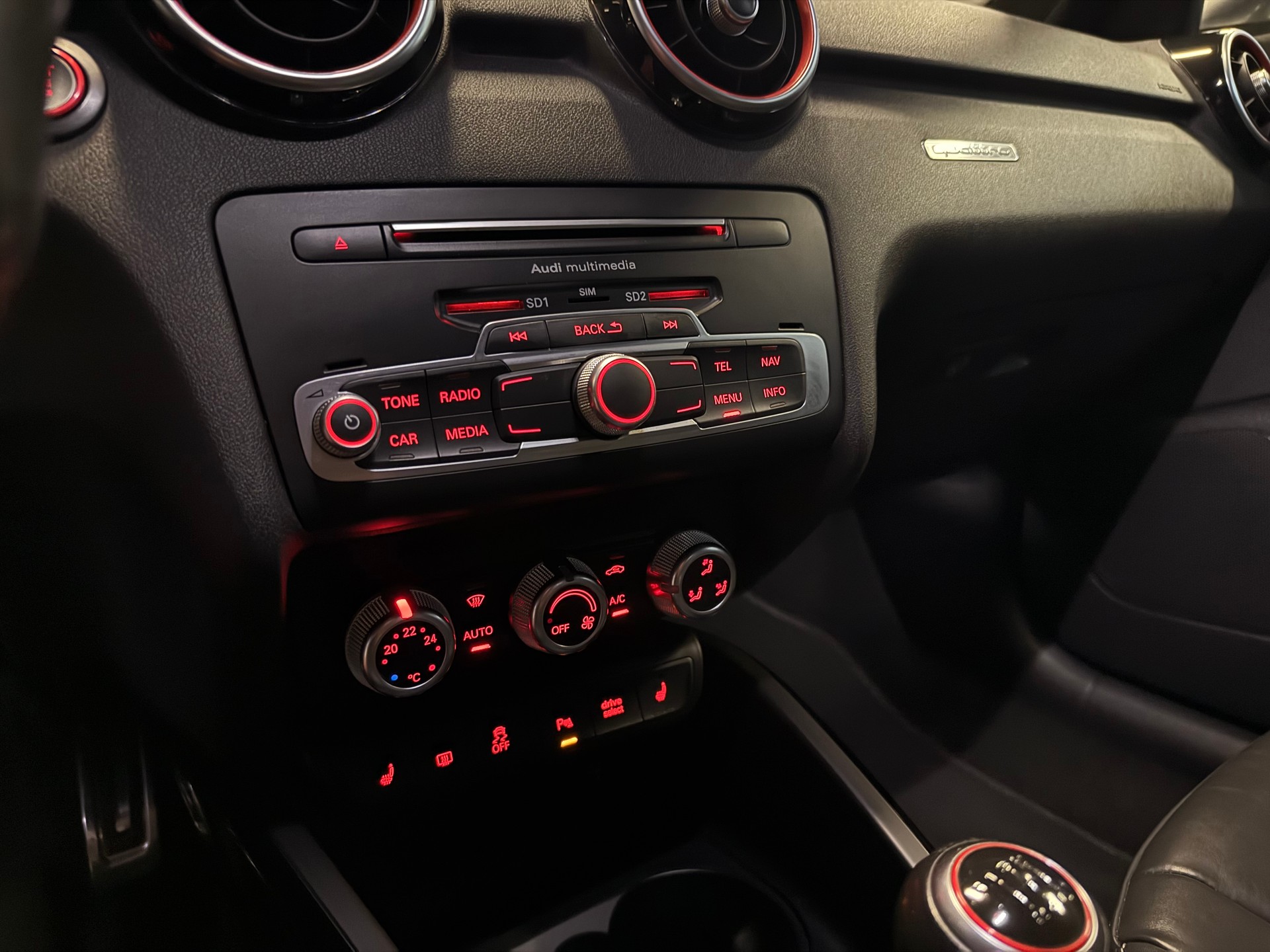 AUDI S1 Sportback 2.0 TFSI Sport quattro-image-15