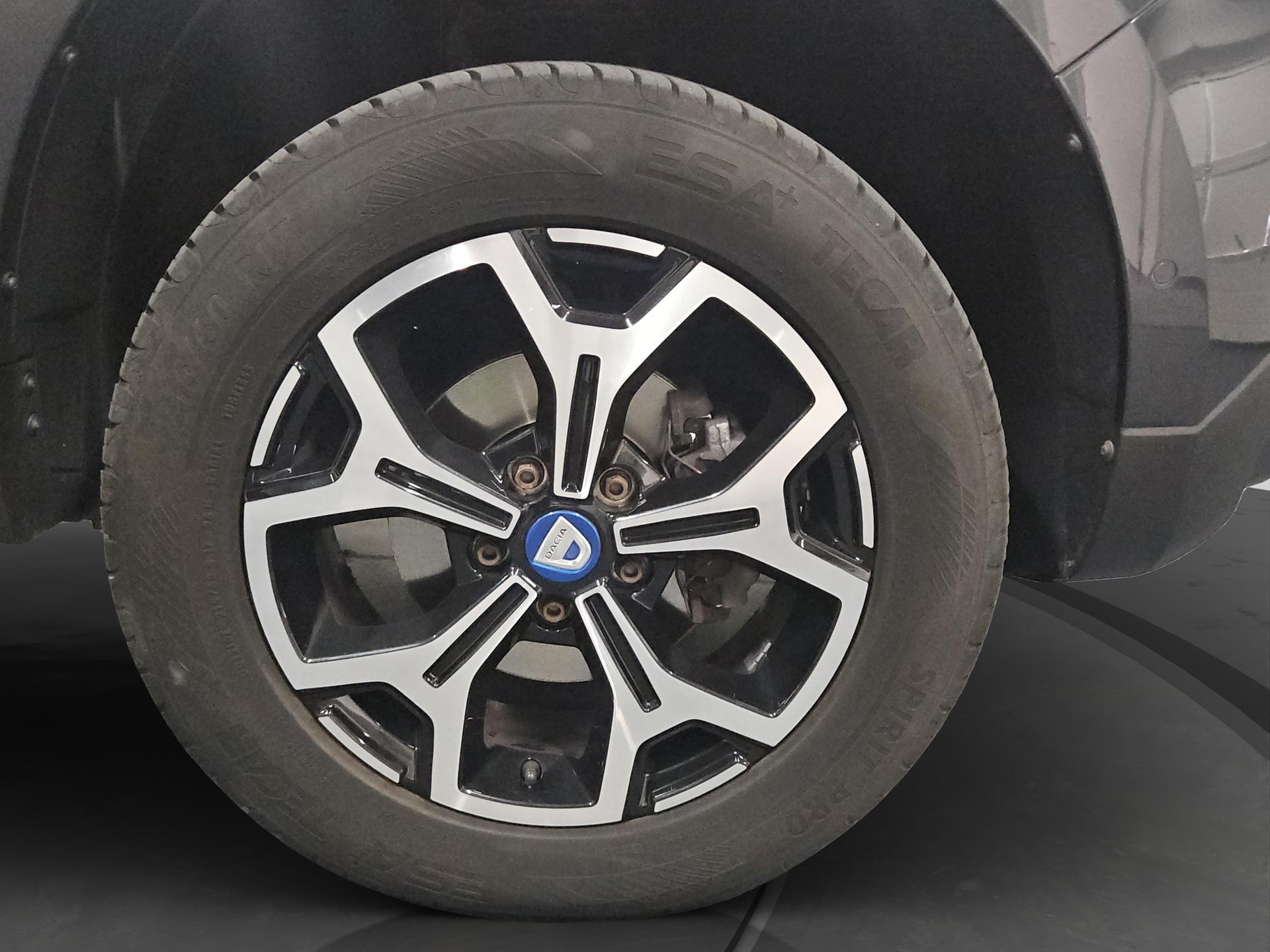 DACIA Duster TCe 150 Celebration 4x4-image-17