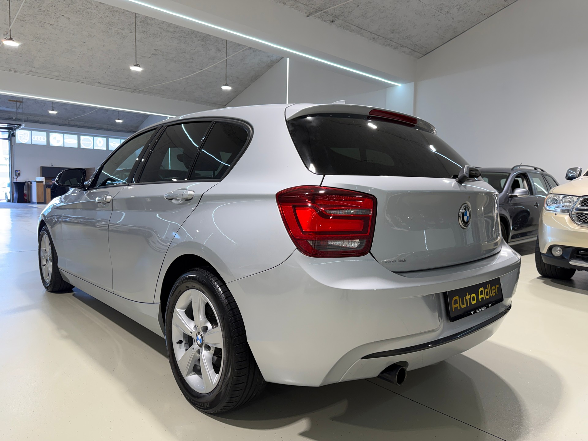 BMW 116i Sport Line-image-4