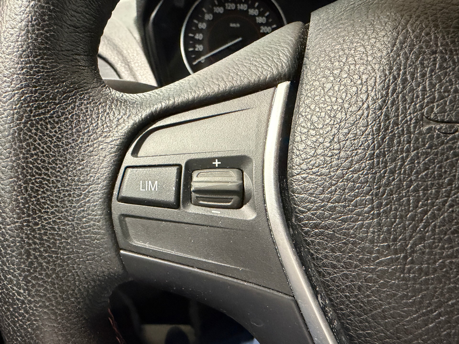 BMW 116i Sport Line-image-13