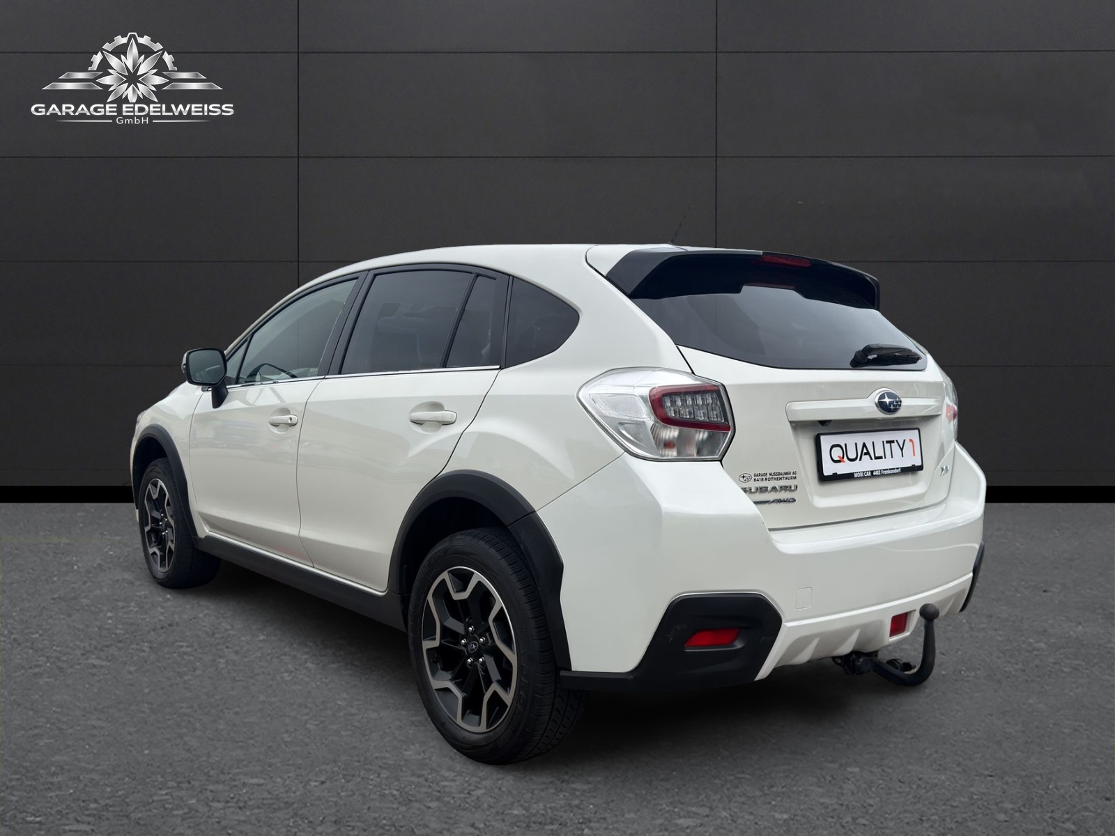 SUBARU XV 2.0 Swiss Three AWD CVT-showroom-element-2
