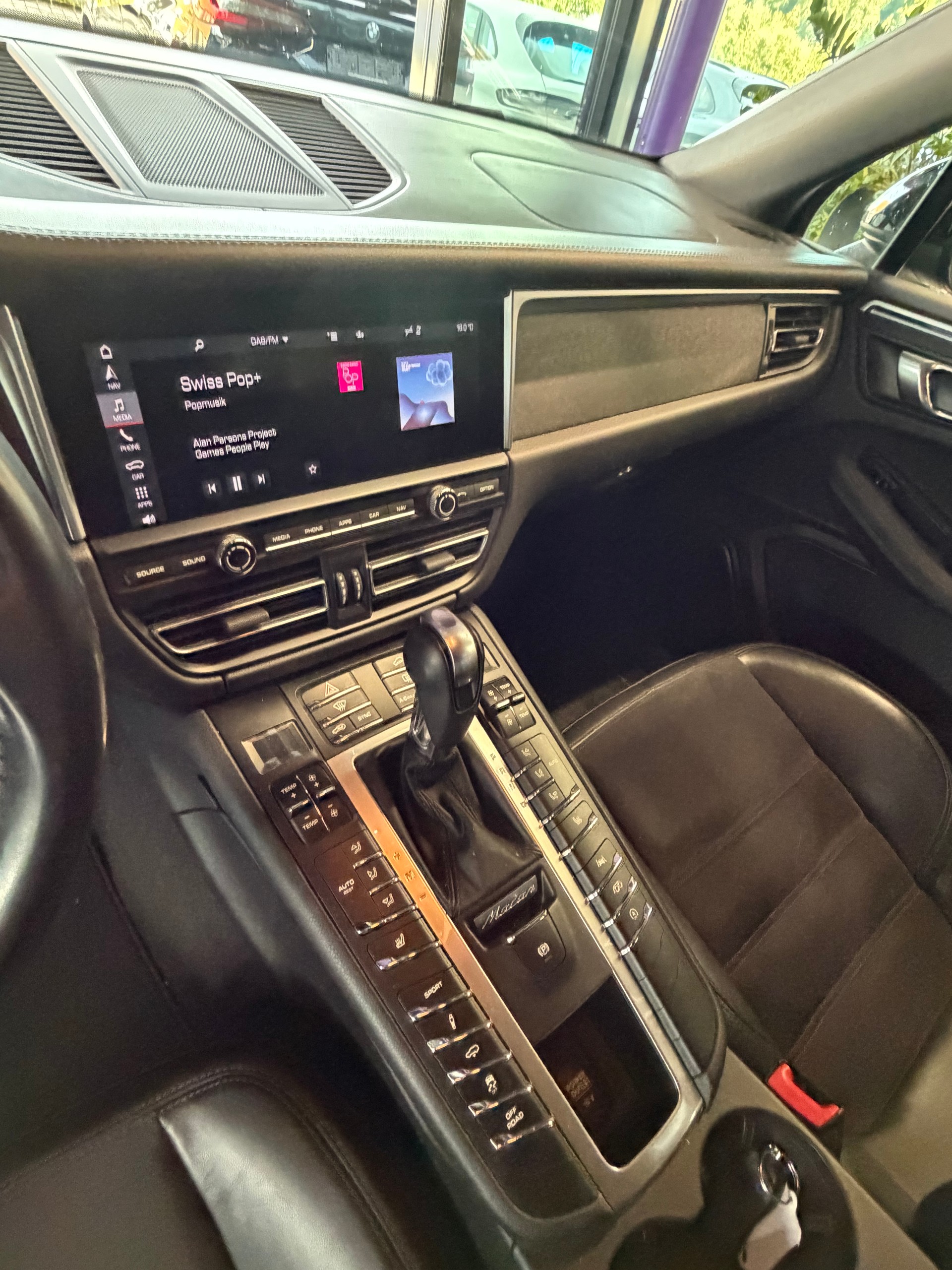 PORSCHE Macan GTS PDK-image-10