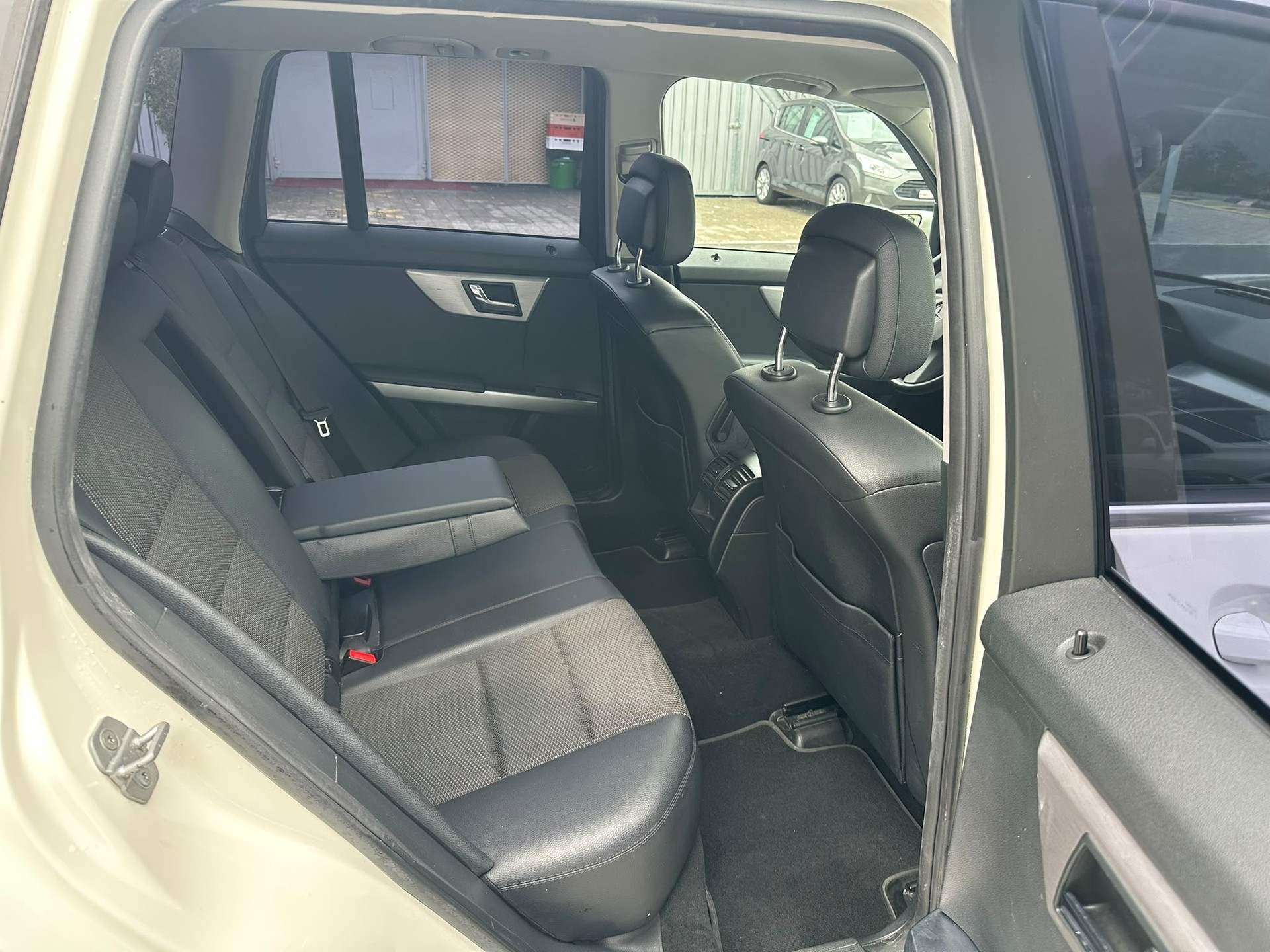 MERCEDES-BENZ GLK 220 CDI BlueEfficiency 4Matic 7G-Tronic-image-18