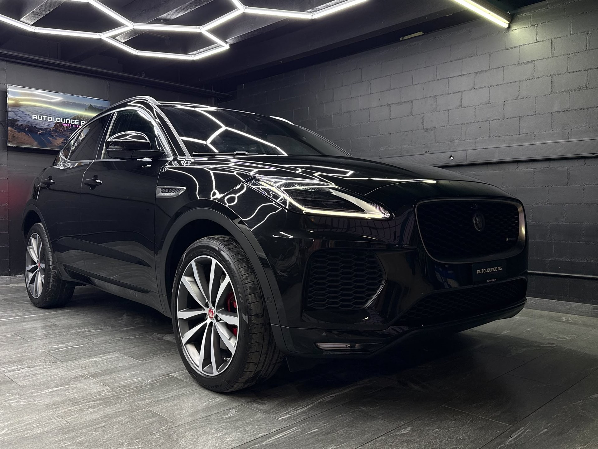 JAGUAR E-Pace 2.0d D240 R-Dynamic SE AWD Automatik-showroom-element-2