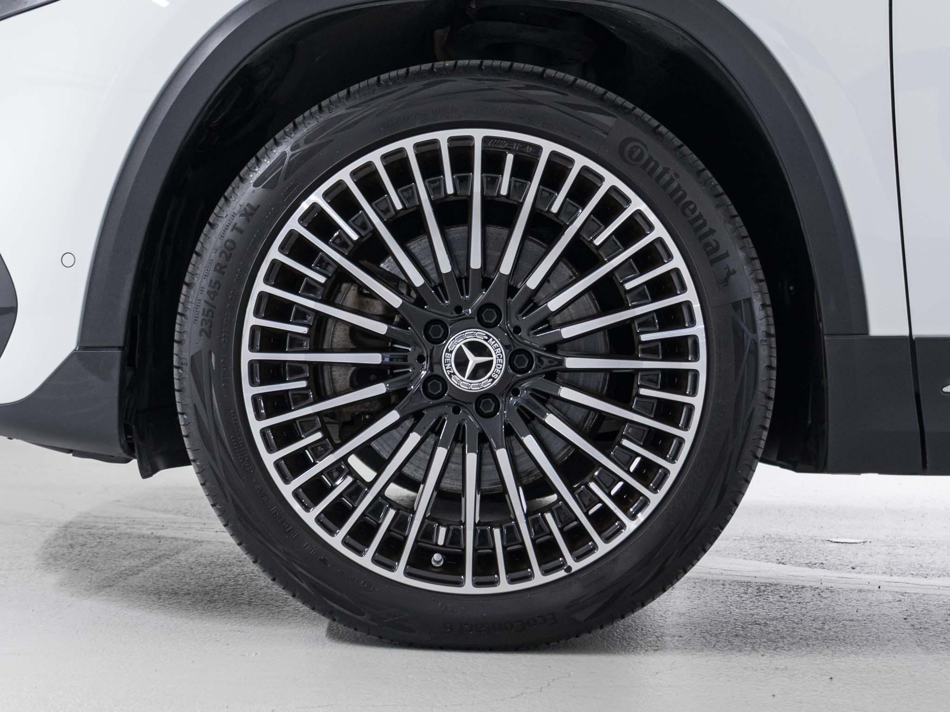 MERCEDES-BENZ EQA 300 4MATIC-image-13