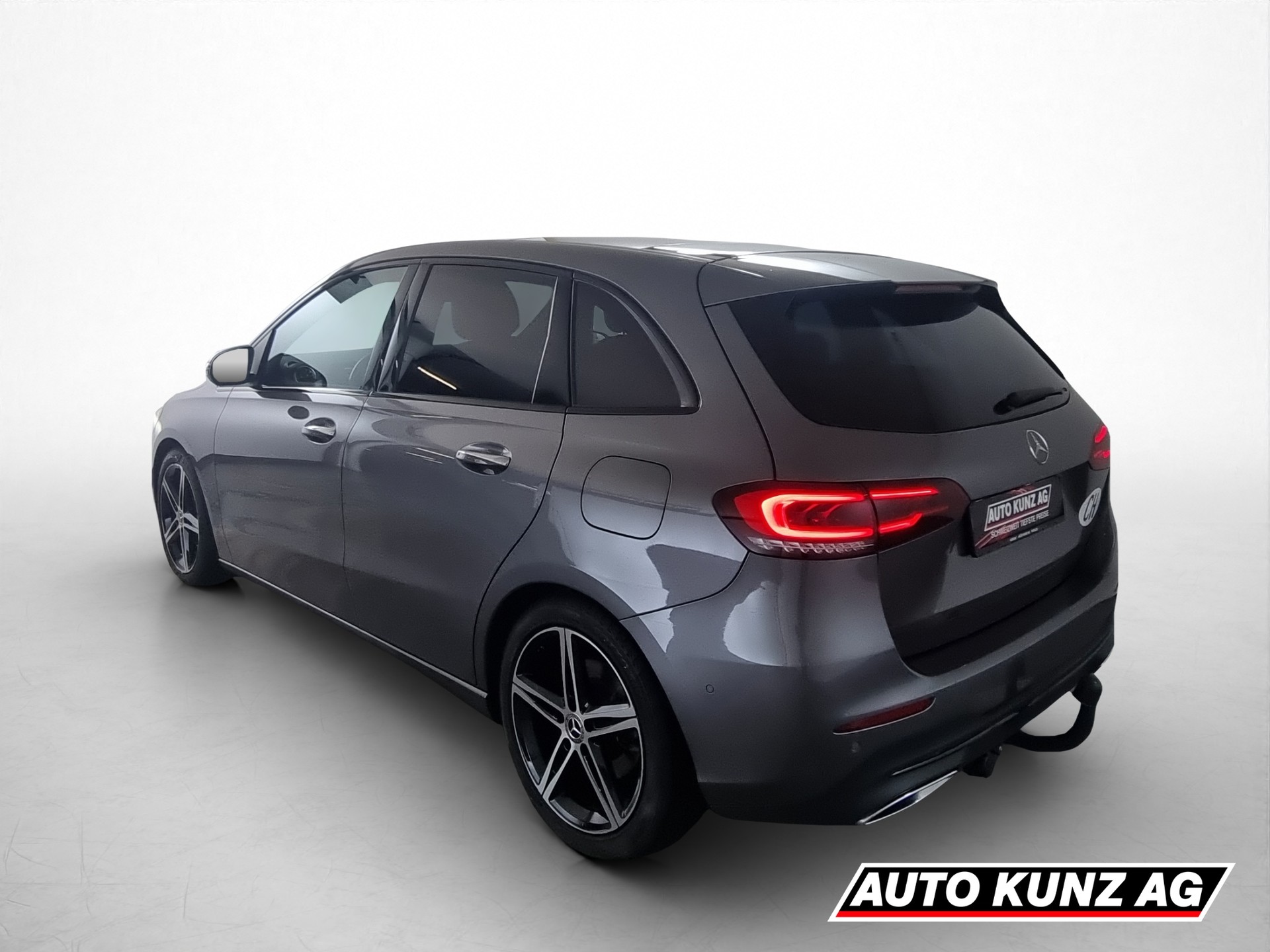 MERCEDES-BENZ B 200d Style 4Matic Aut.-showroom-element-3