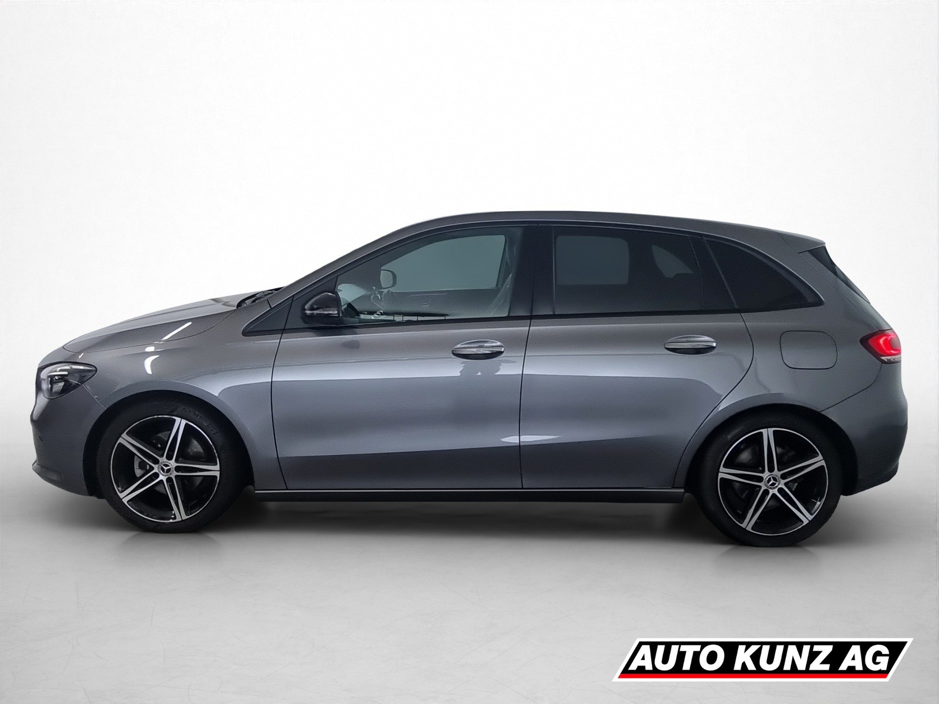 MERCEDES-BENZ B 200d Style 4Matic Aut.-showroom-element-2