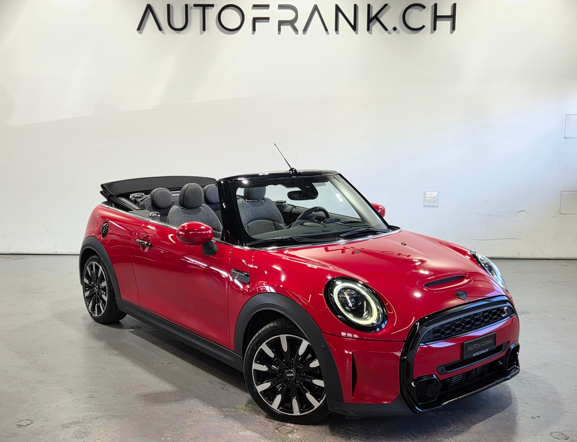 MINI Cabrio F57 2.0i Cooper S SDKG-showroom-element-3