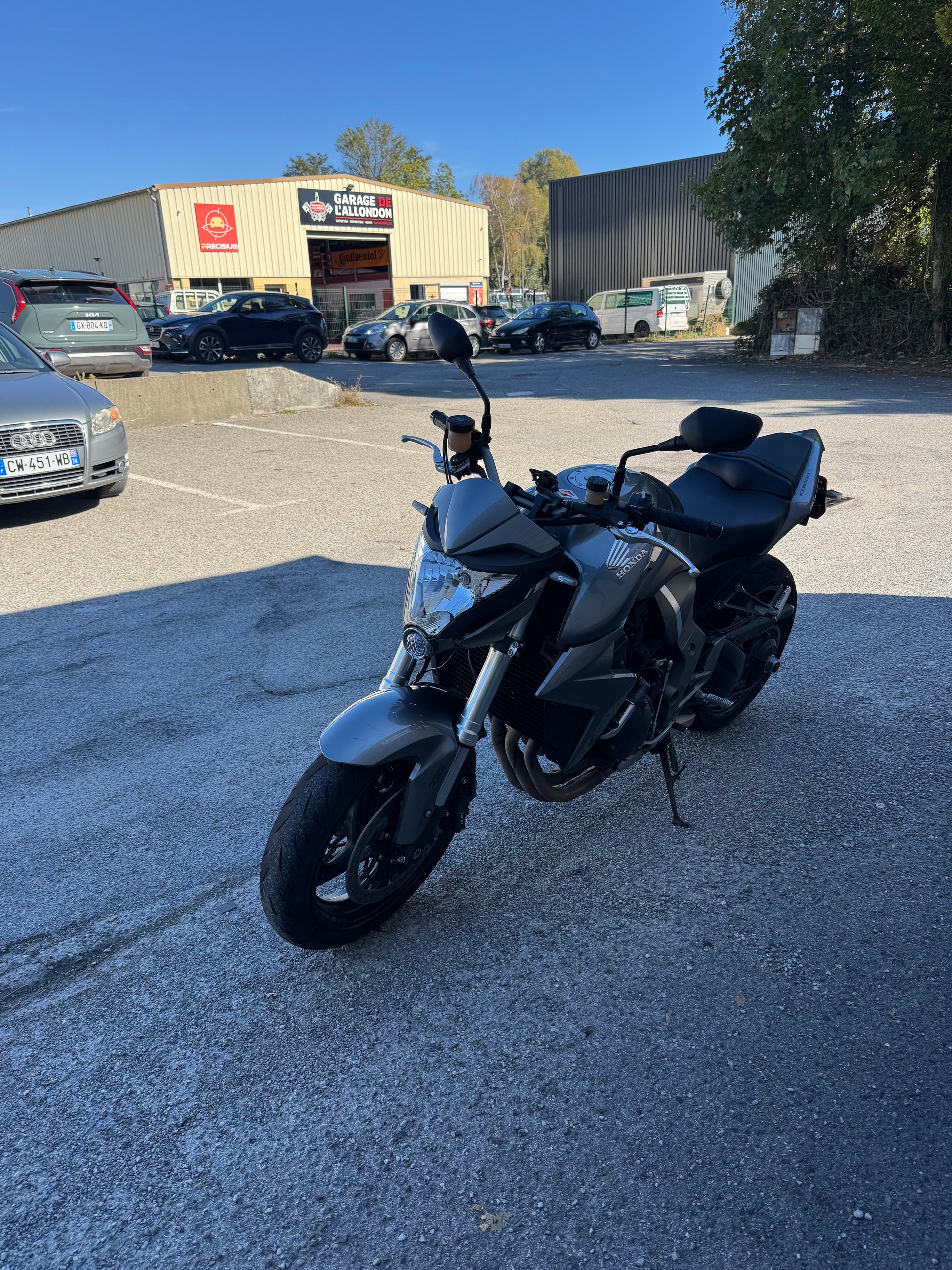 HONDA CB 1000 R ABS-image-2
