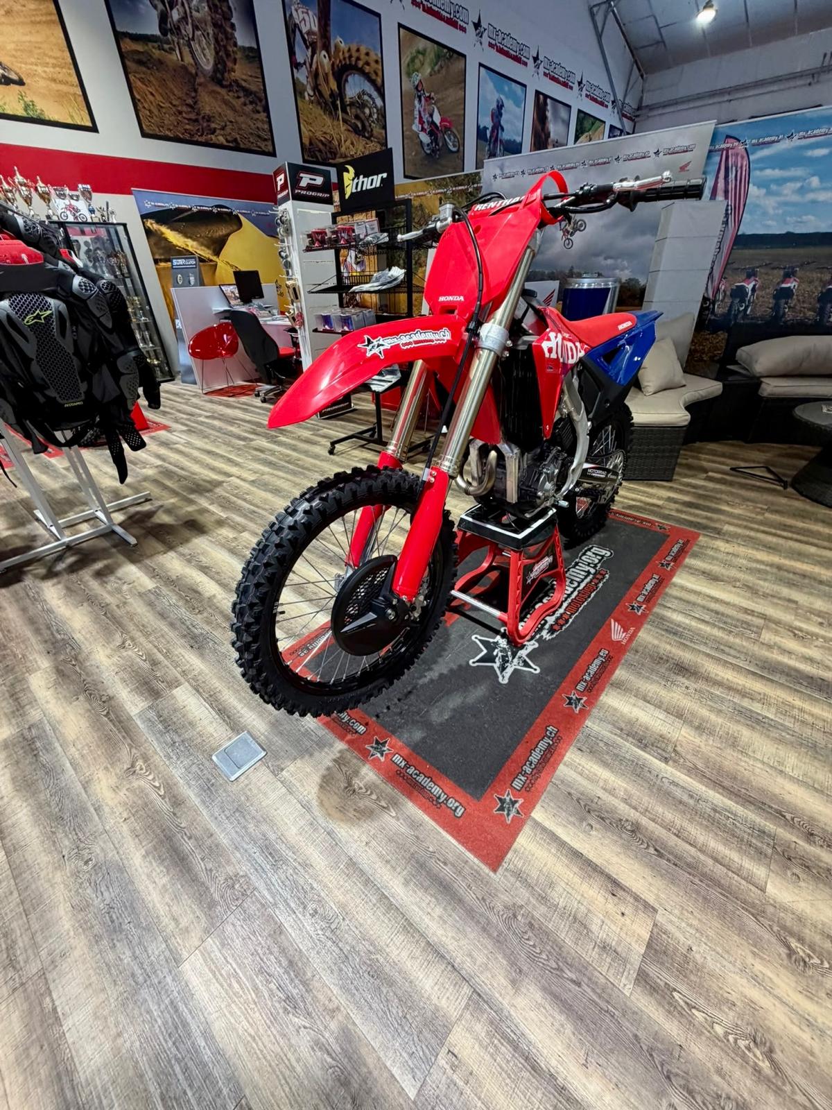 HONDA ** CRF250RV ** Neufahrzeug 2027 - Sportfahrerangebot-image-3