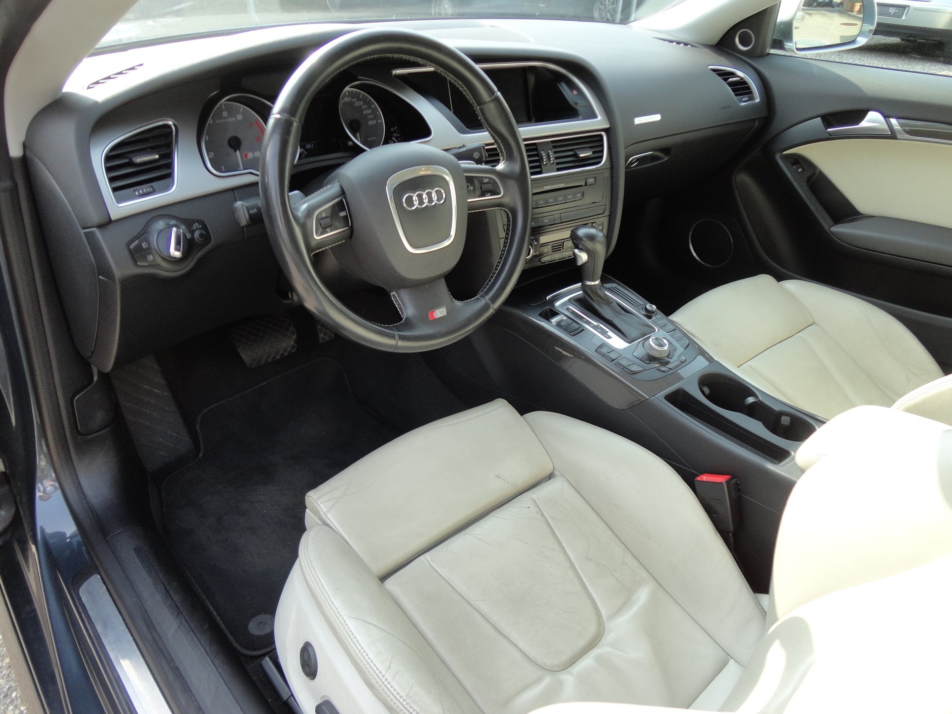 AUDI S5 Coupé 4.2 FSI quattro tiptronic-image-6