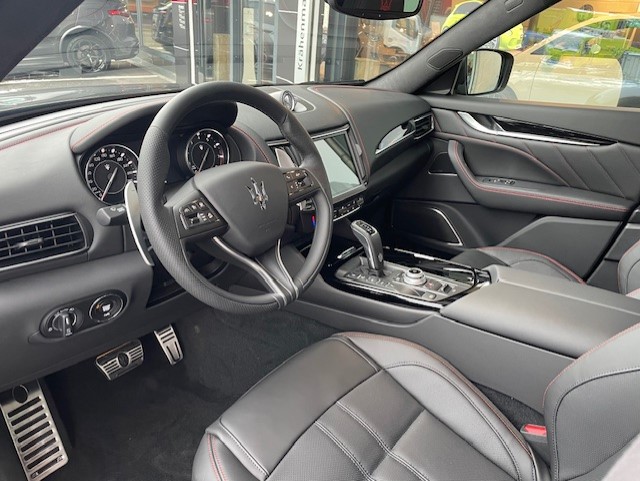 MASERATI LEVANTE Modena Ultima-image-8