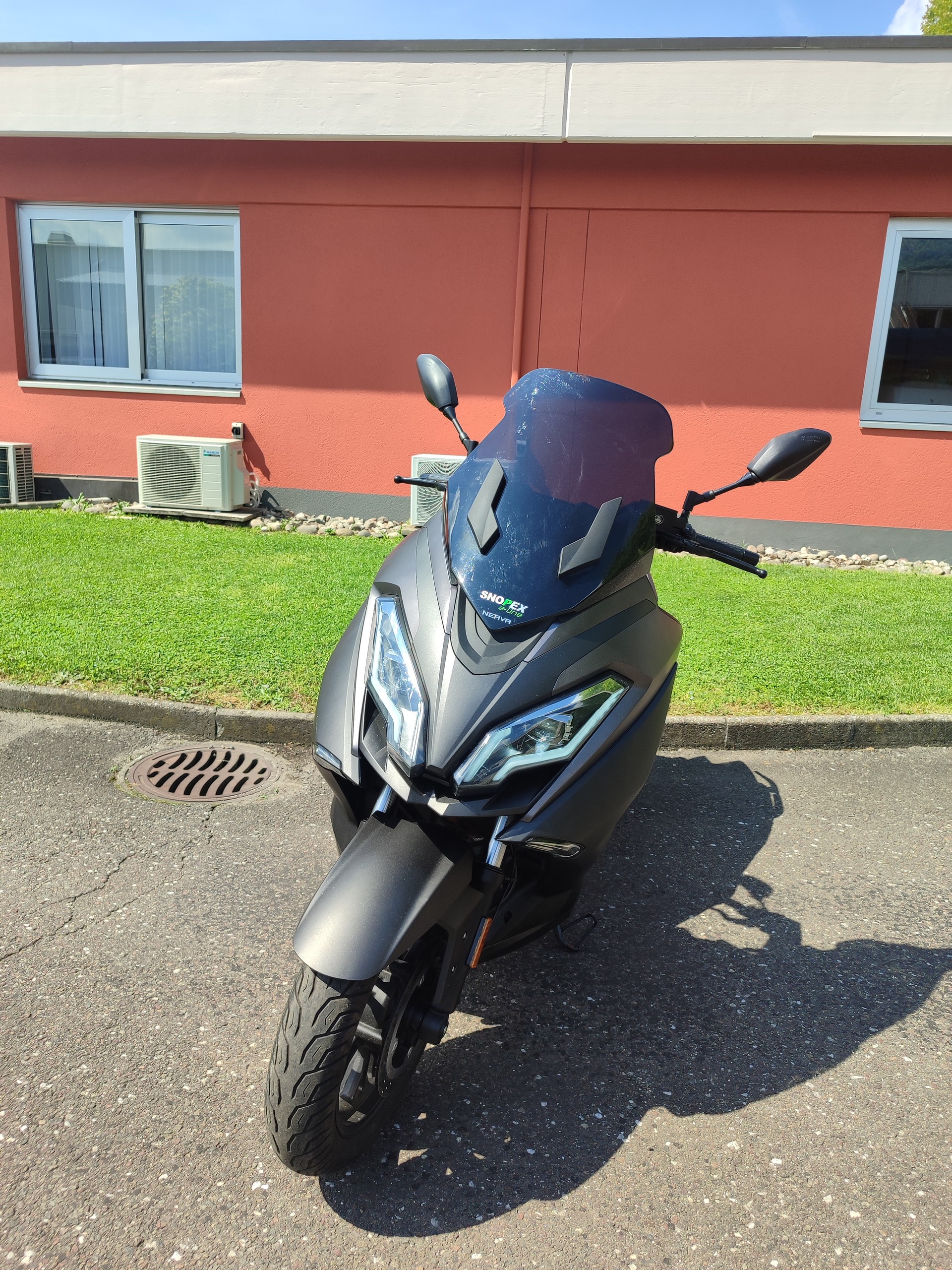 E-SCOOTER NERVA EXE1-image-1
