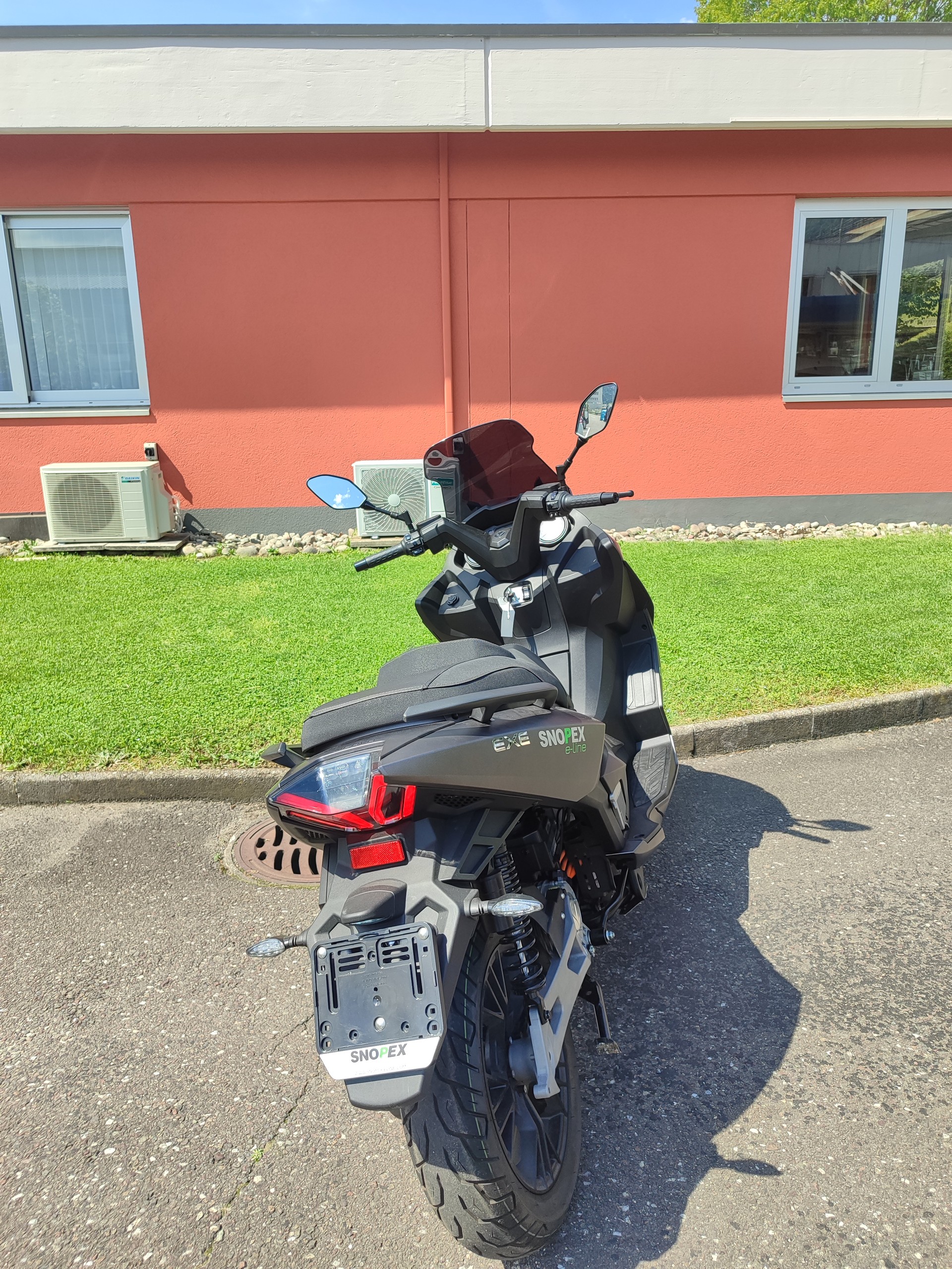 E-SCOOTER NERVA EXE1-image-2