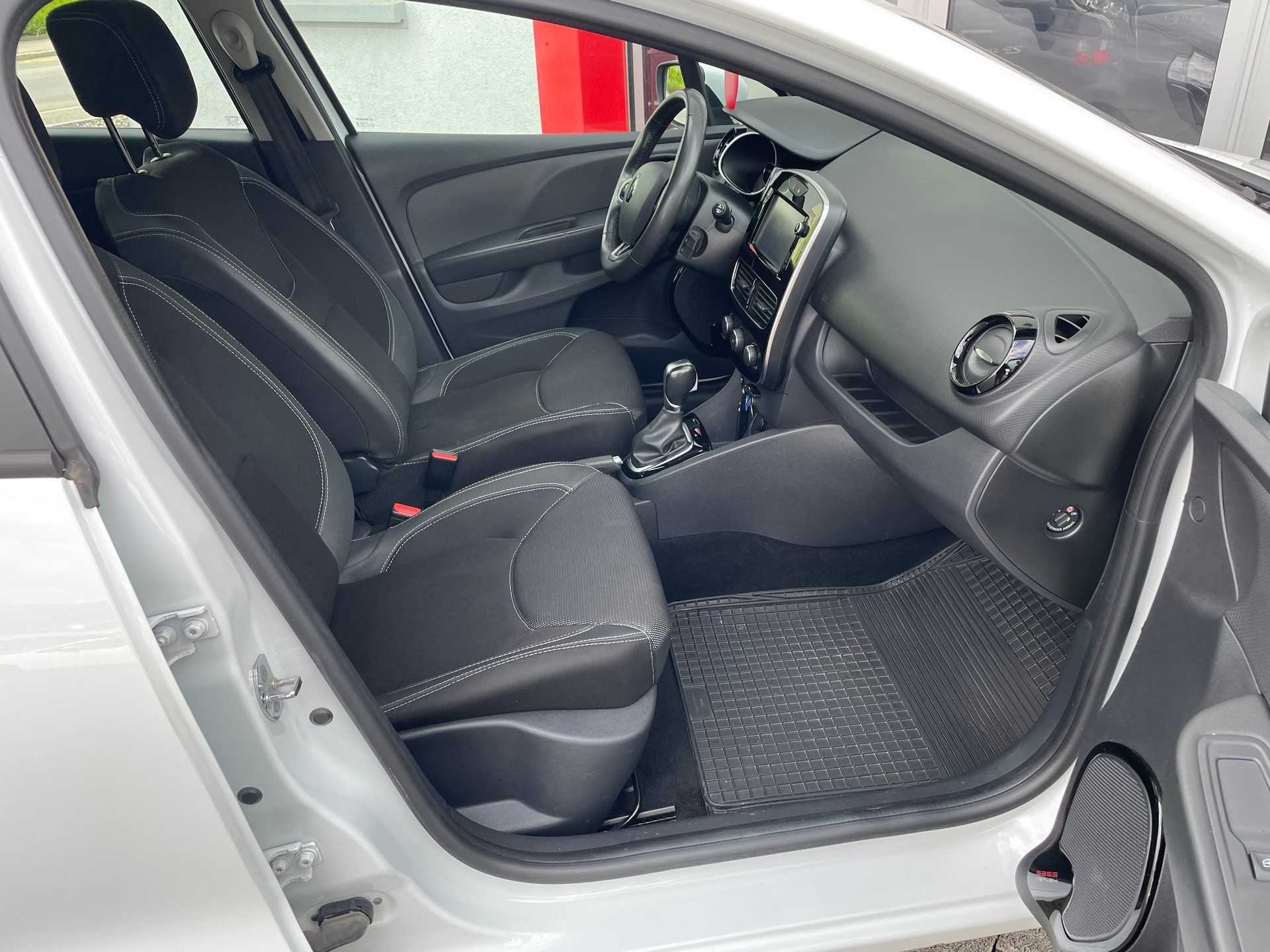 RENAULT Clio Grandtour 1.5 dCi Expression EDC-image-10