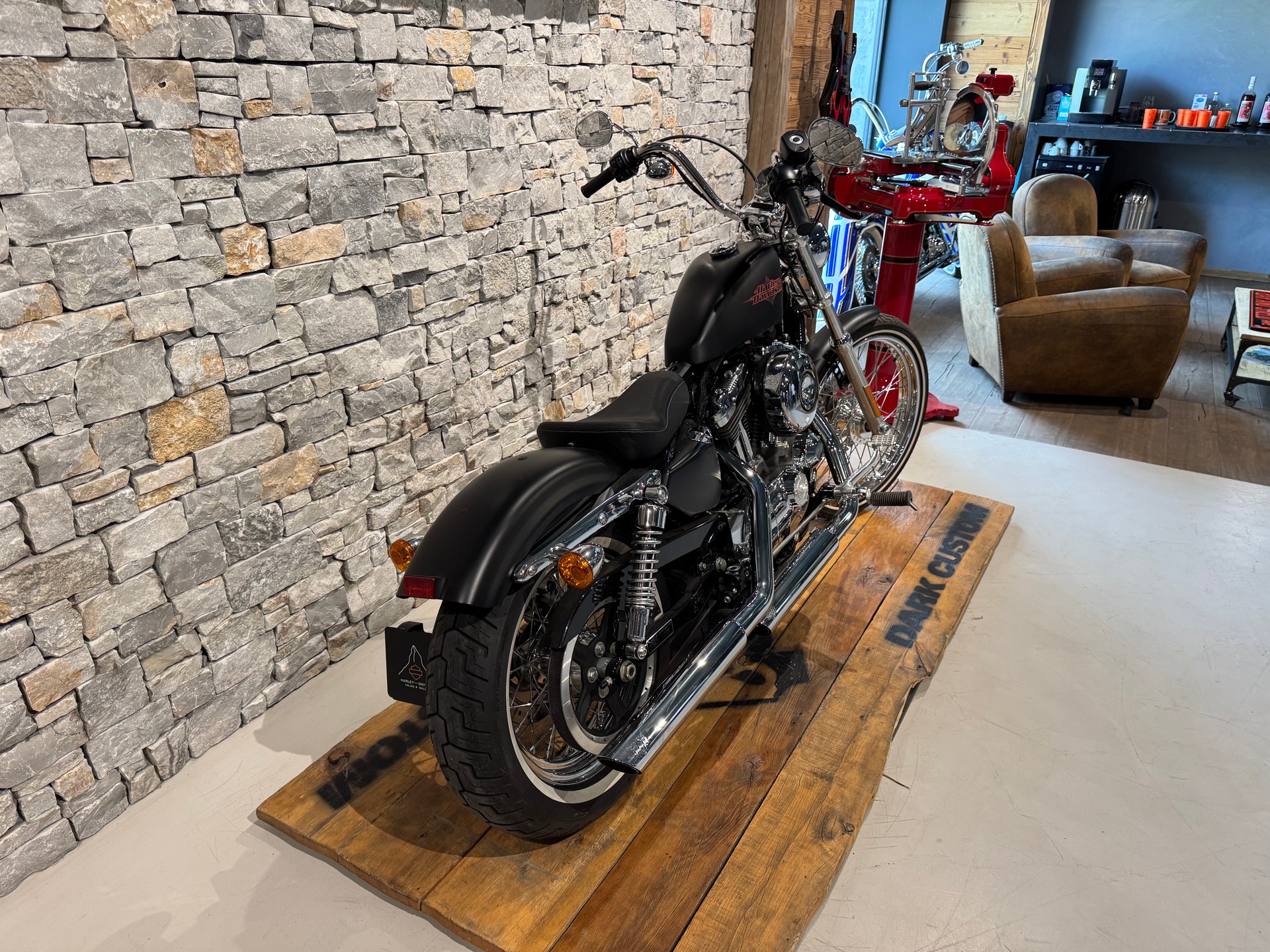 HARLEY-DAVIDSON XL 1200 V - Seventy Two-image-2