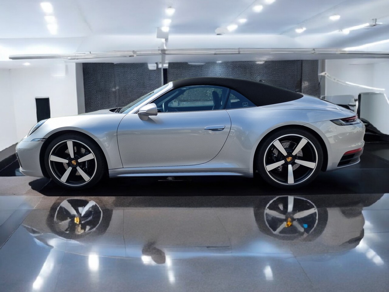 PORSCHE 911 Carrera S Cabriolet PDK Retro Felgen