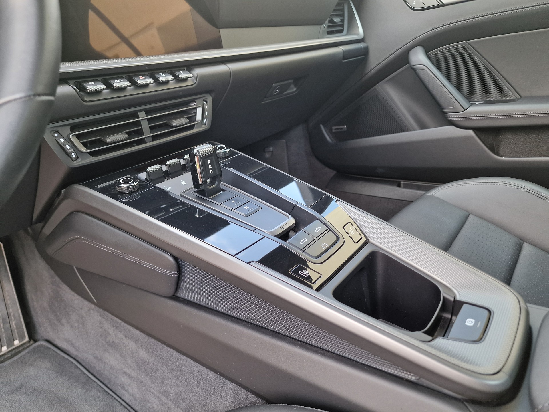 PORSCHE 911 Carrera S Cabriolet PDK Retro Felgen-image-16