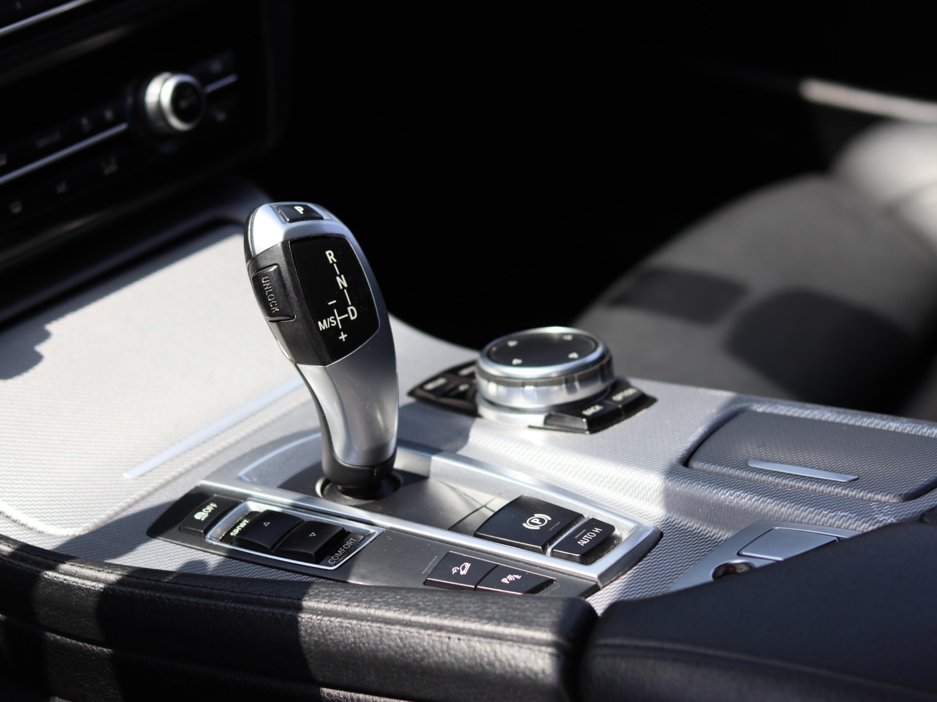 BMW 520d Touring xDrive M Sport Steptronic-image-10