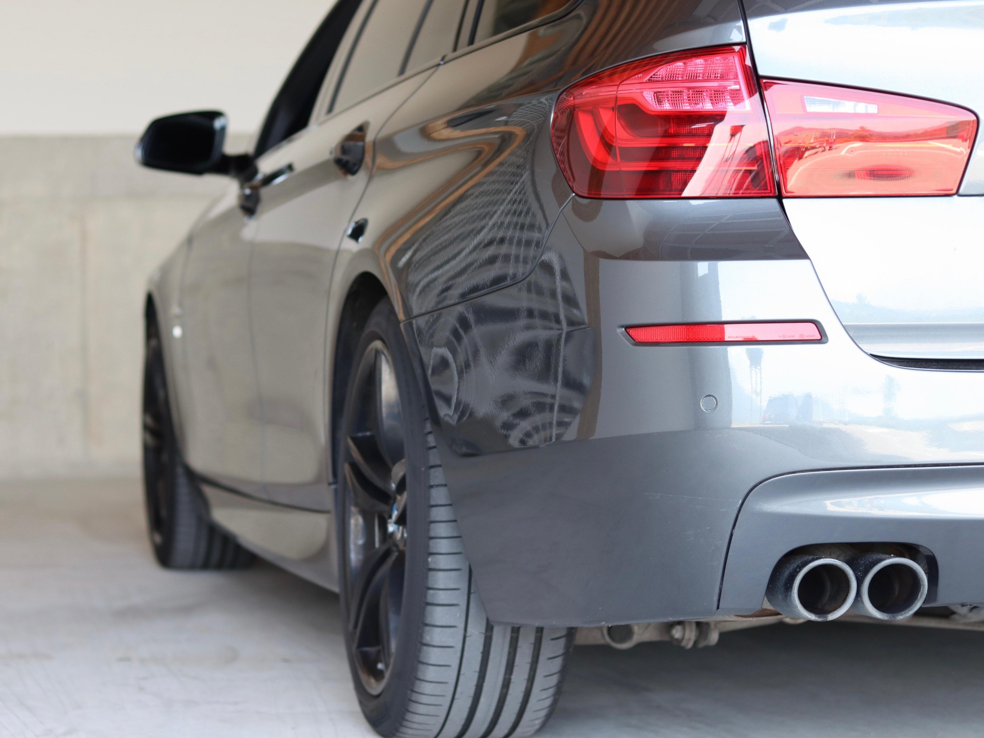 BMW 520d Touring xDrive M Sport Steptronic-image-4