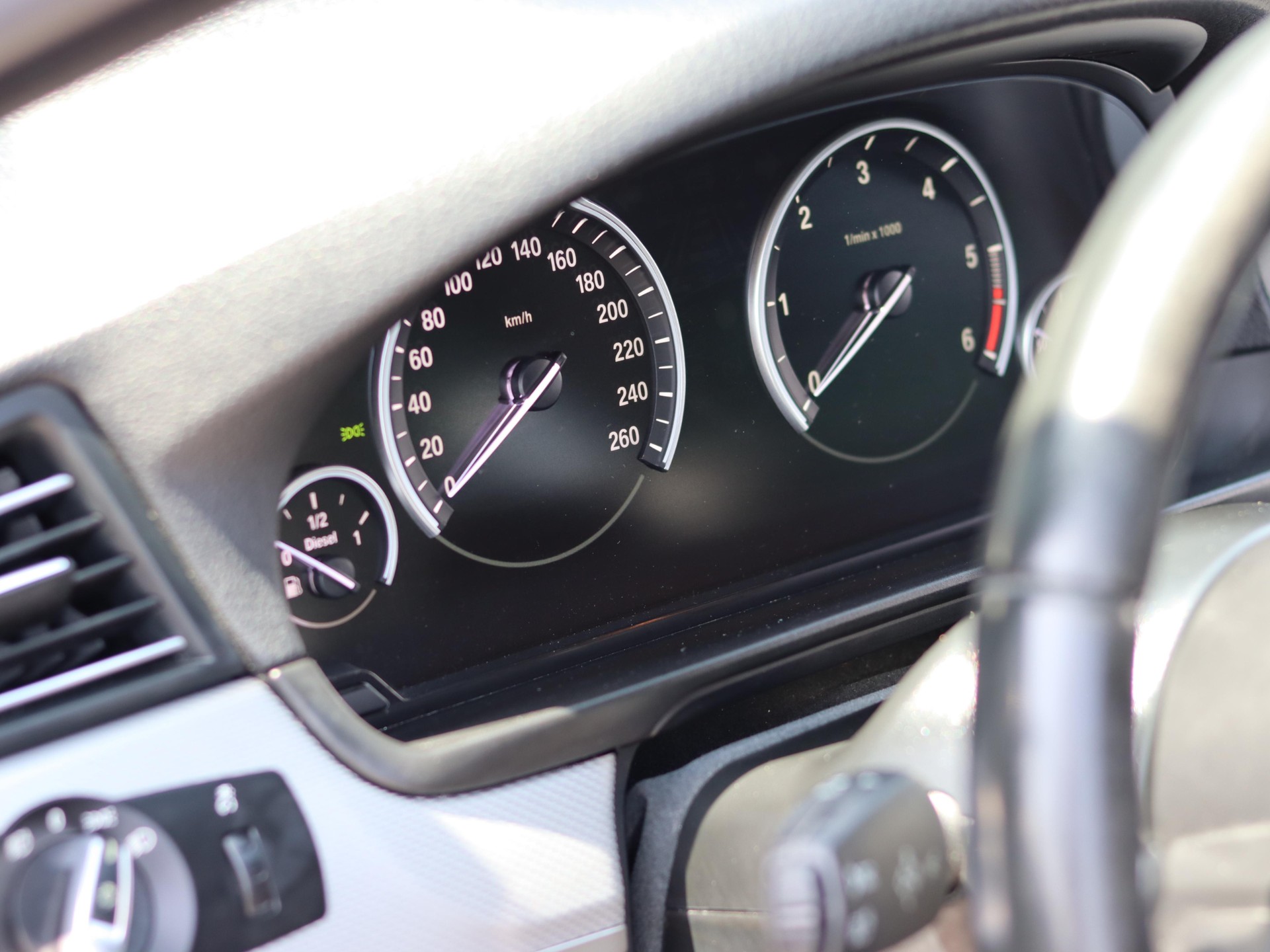 BMW 520d Touring xDrive M Sport Steptronic-image-9