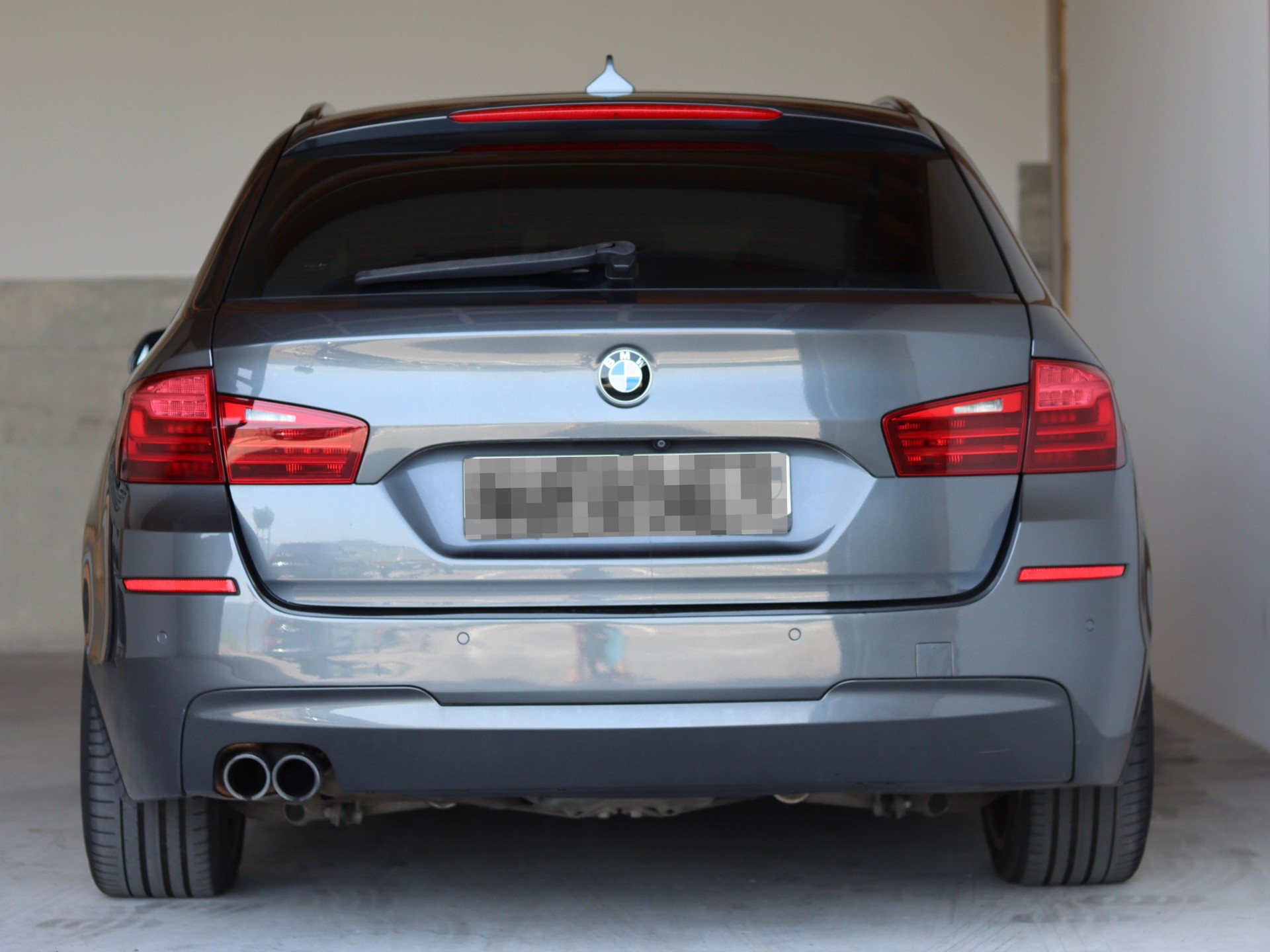 BMW 520d Touring xDrive M Sport Steptronic-image-6