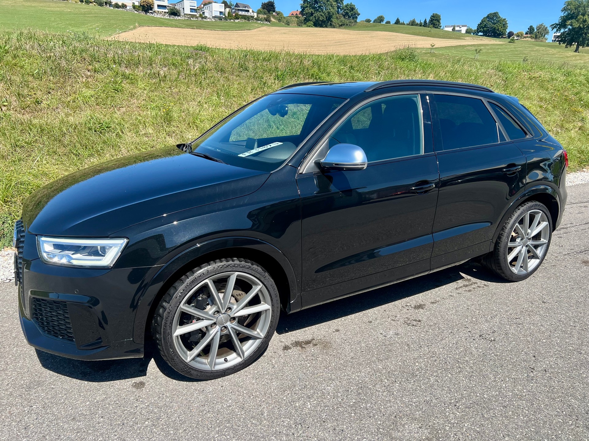 AUDI RS Q3 2.5 TFSI quattro S-tronic-showroom-element-3