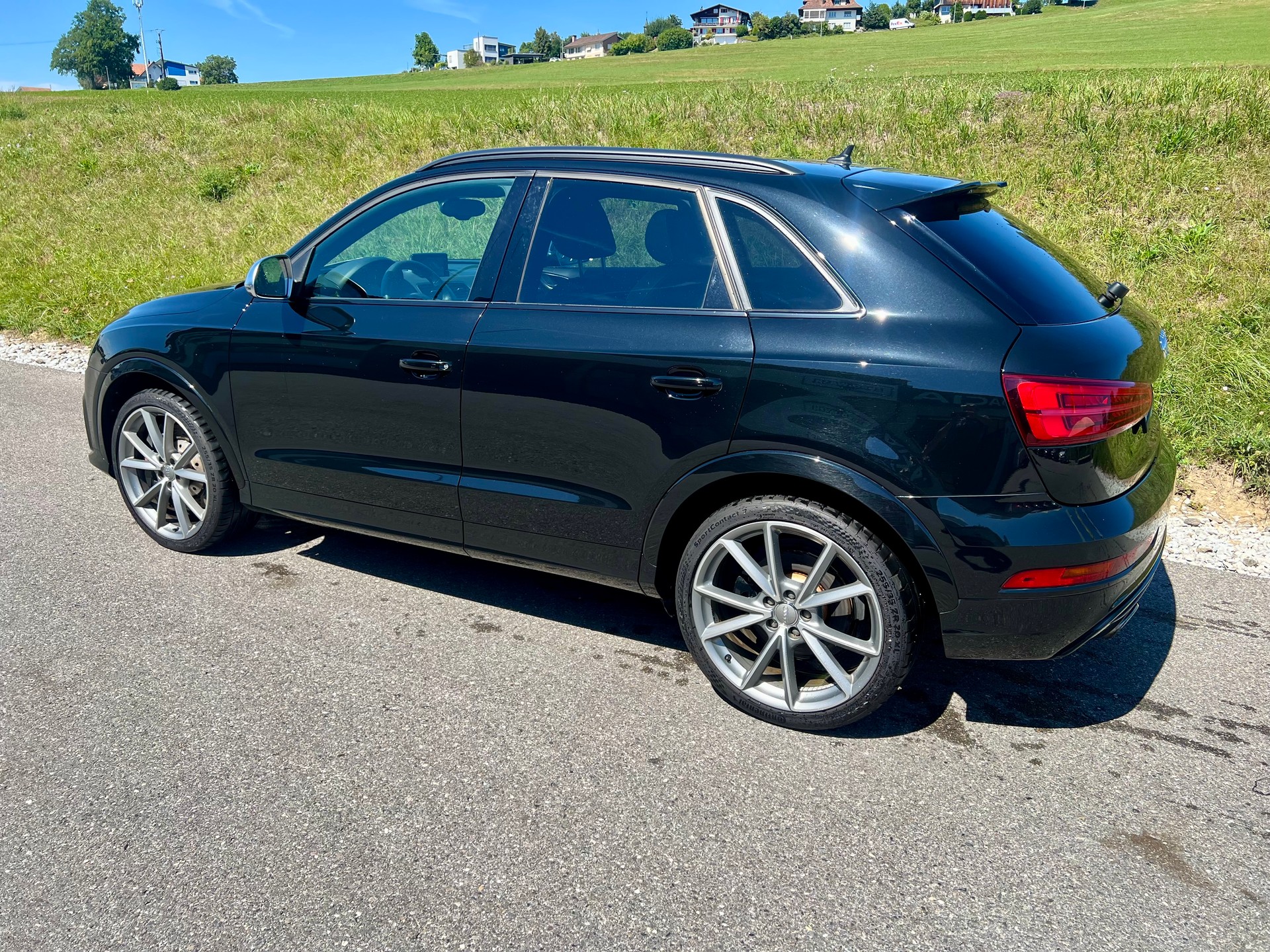 AUDI RS Q3 2.5 TFSI quattro S-tronic-showroom-element-1