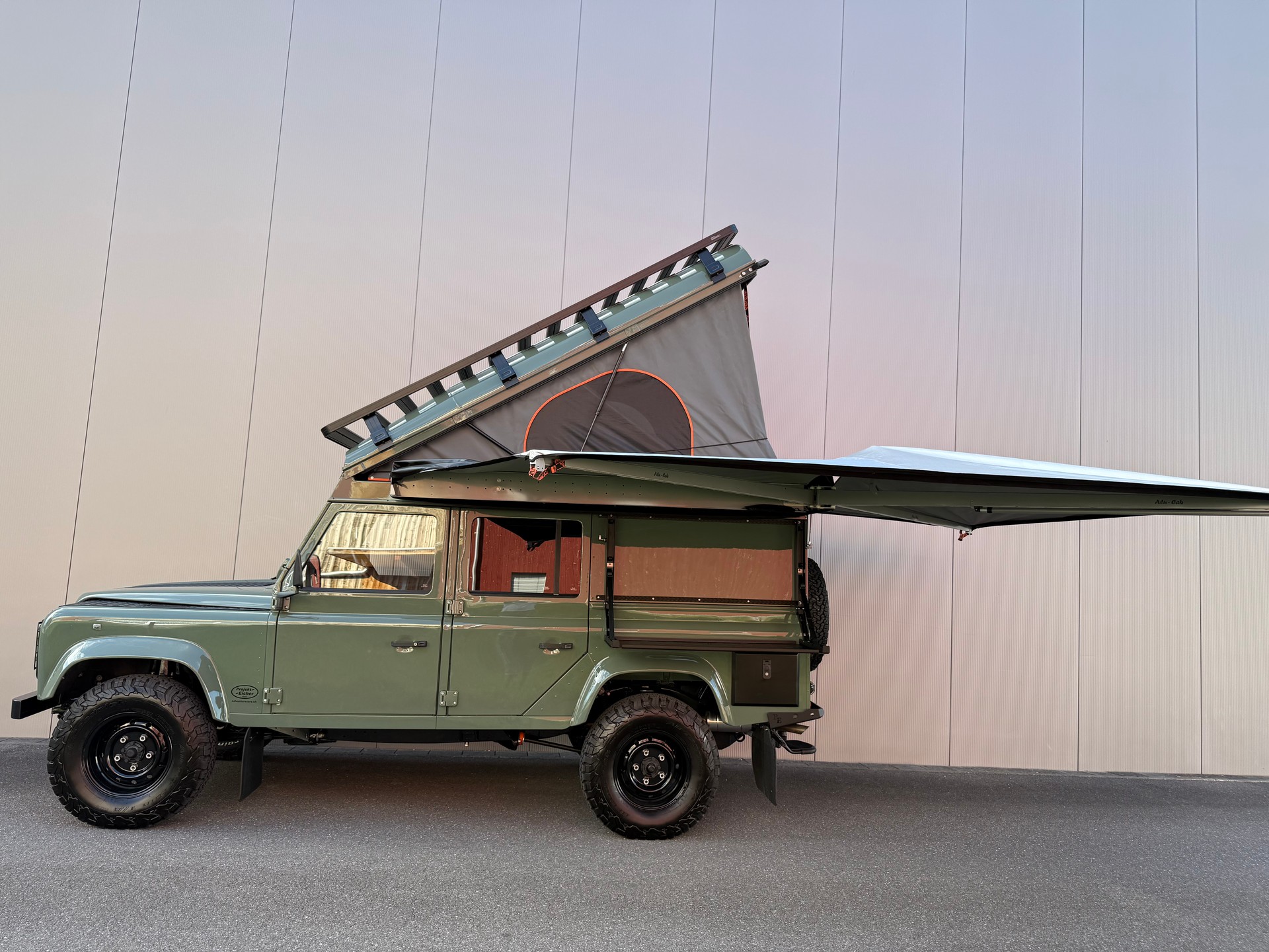 LAND ROVER Defender 110 300TDi Expeditionsmobil-showroom-element-1